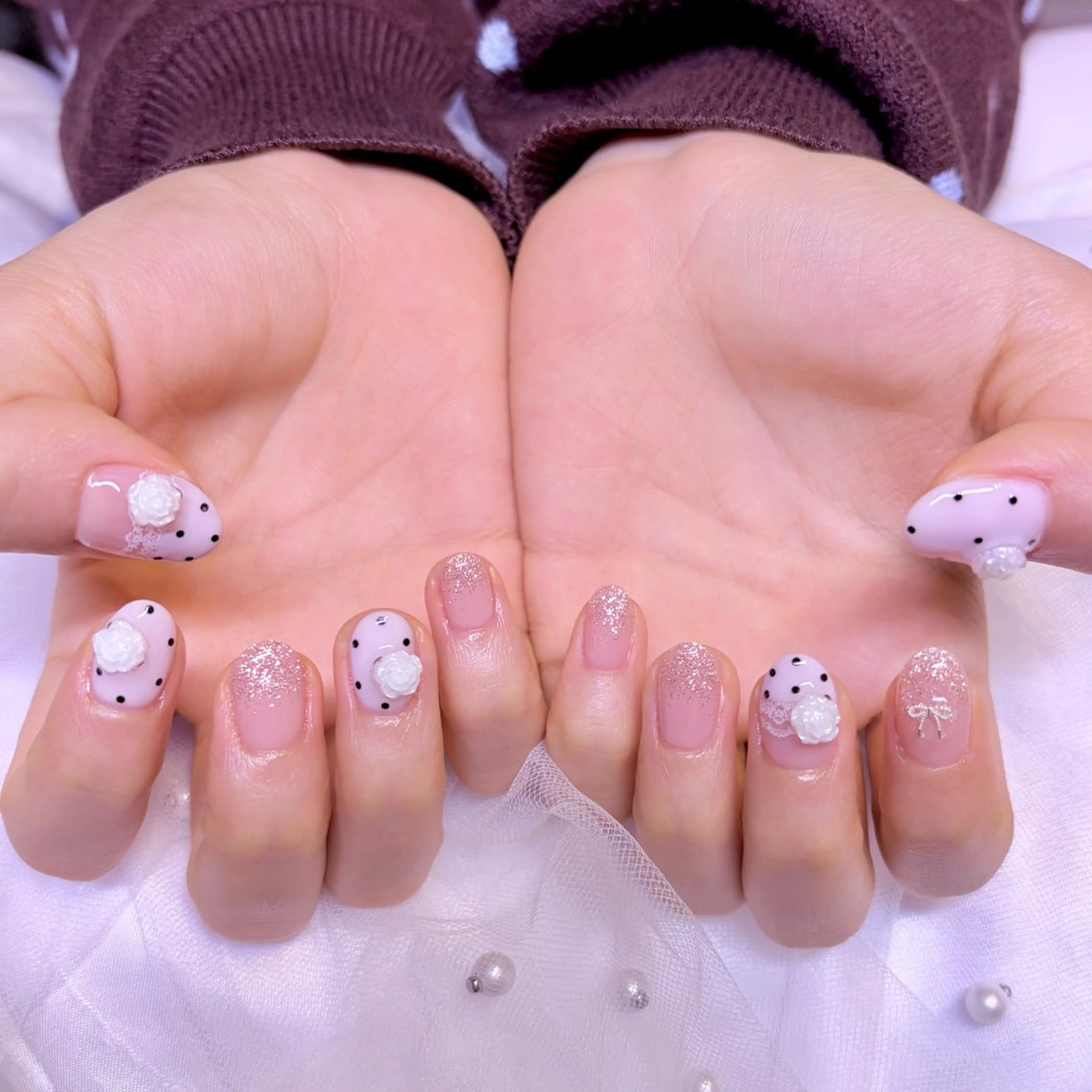 ネイル ドット レース ハンドネイル nail salon e'mu💐のネイルデザイン