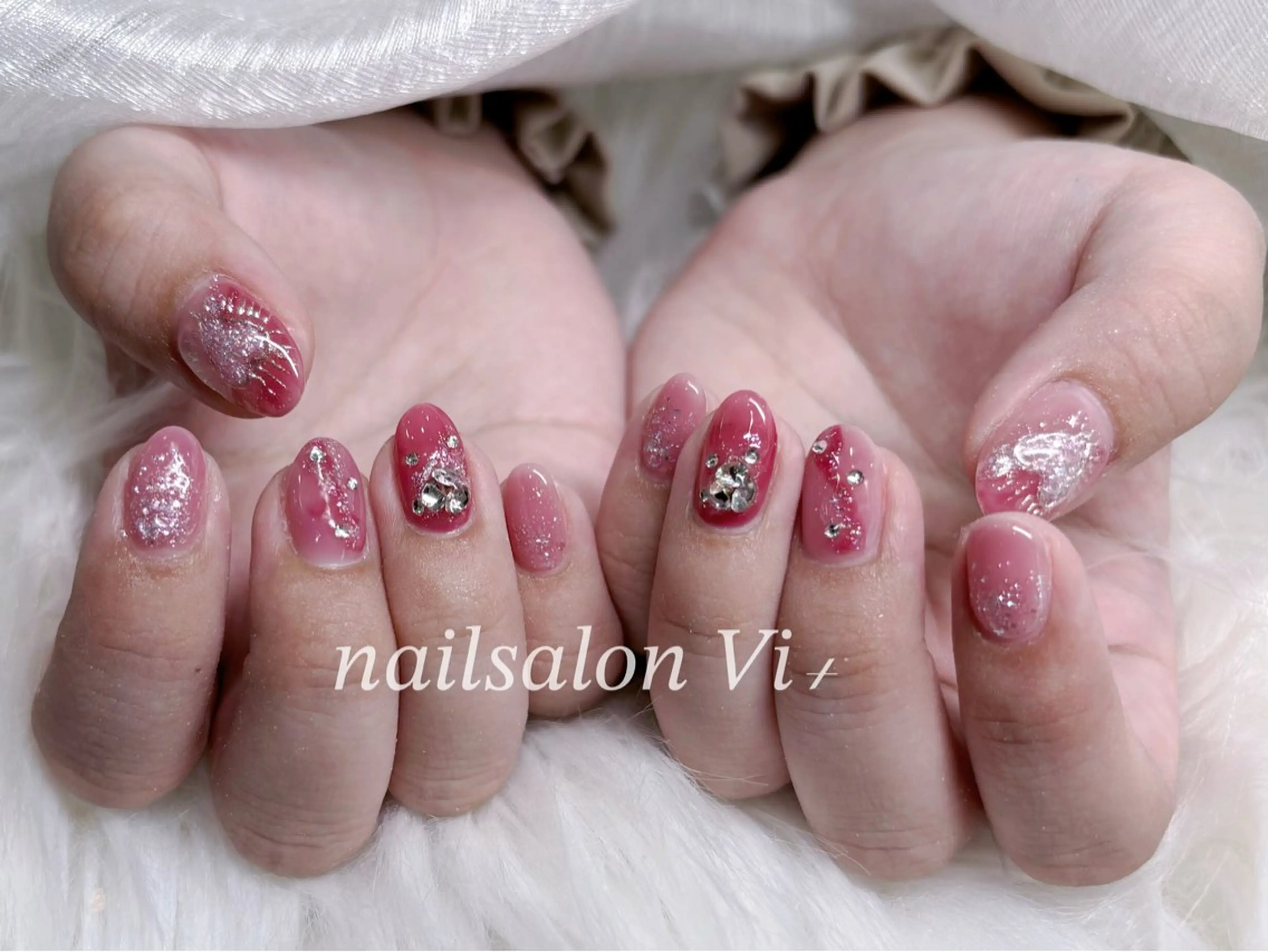 ネイル Nailsalon Vi+ももか🩷のネイルデザイン