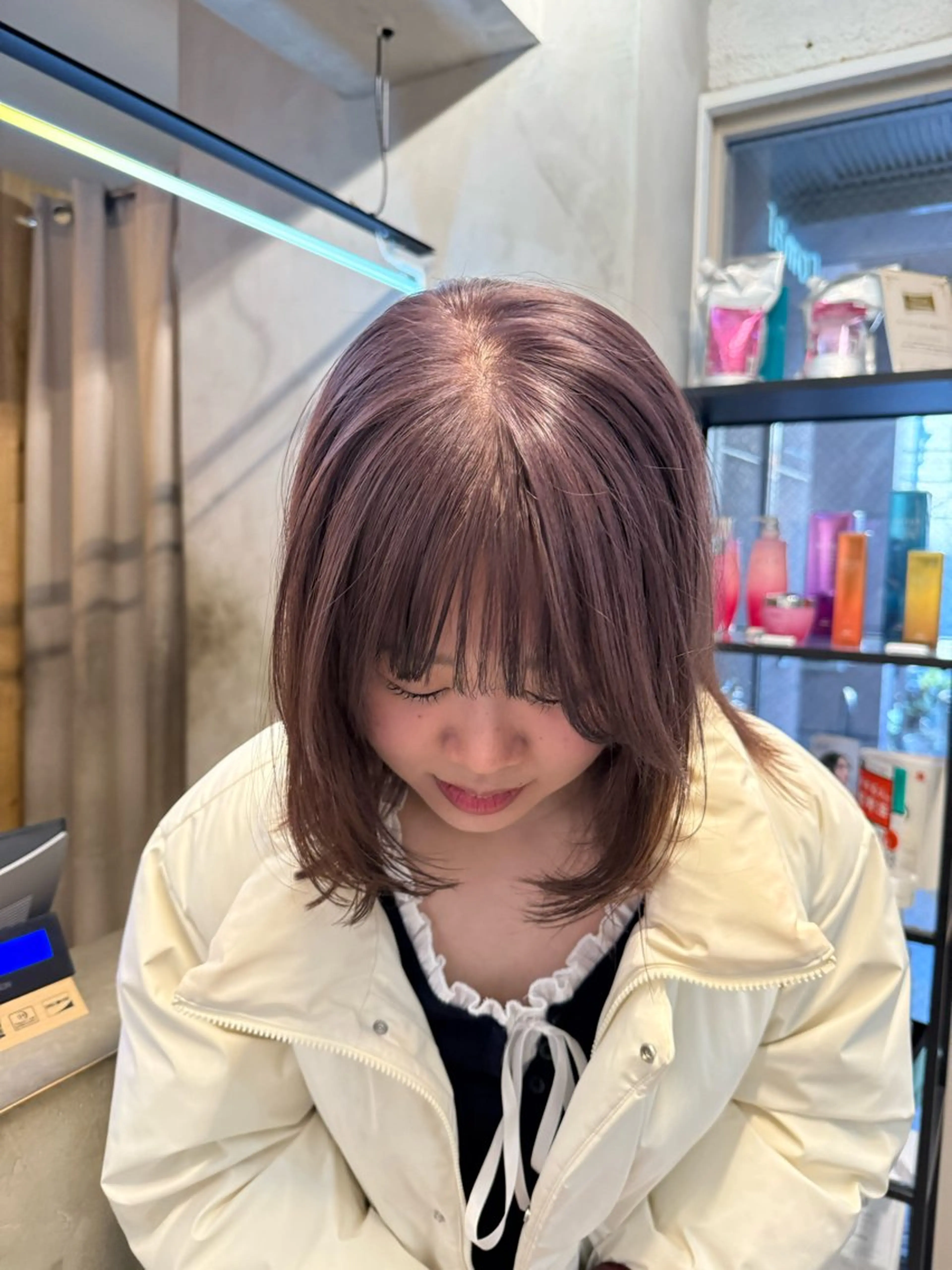 ミディアム カラー ミルクティー× グレージュMOMOのヘアスタイル