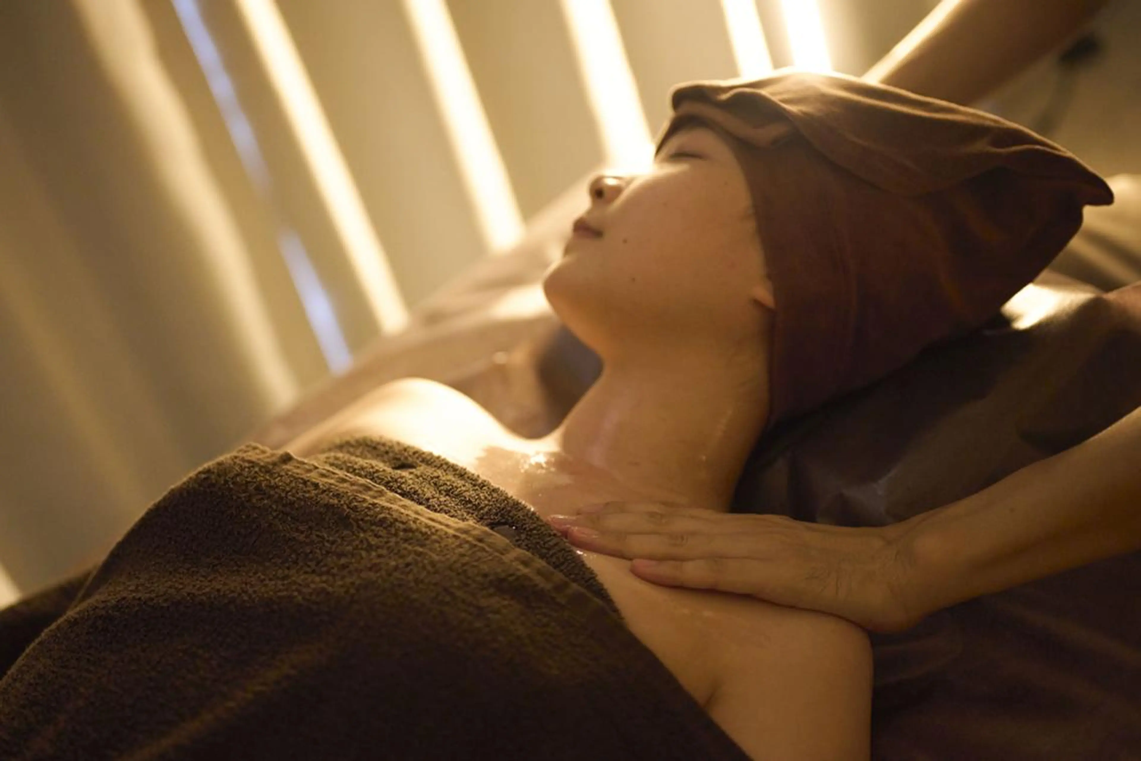 【ミニモ学割】やさしい整体60分＋デコルテオイル30分　¥6,000の写真