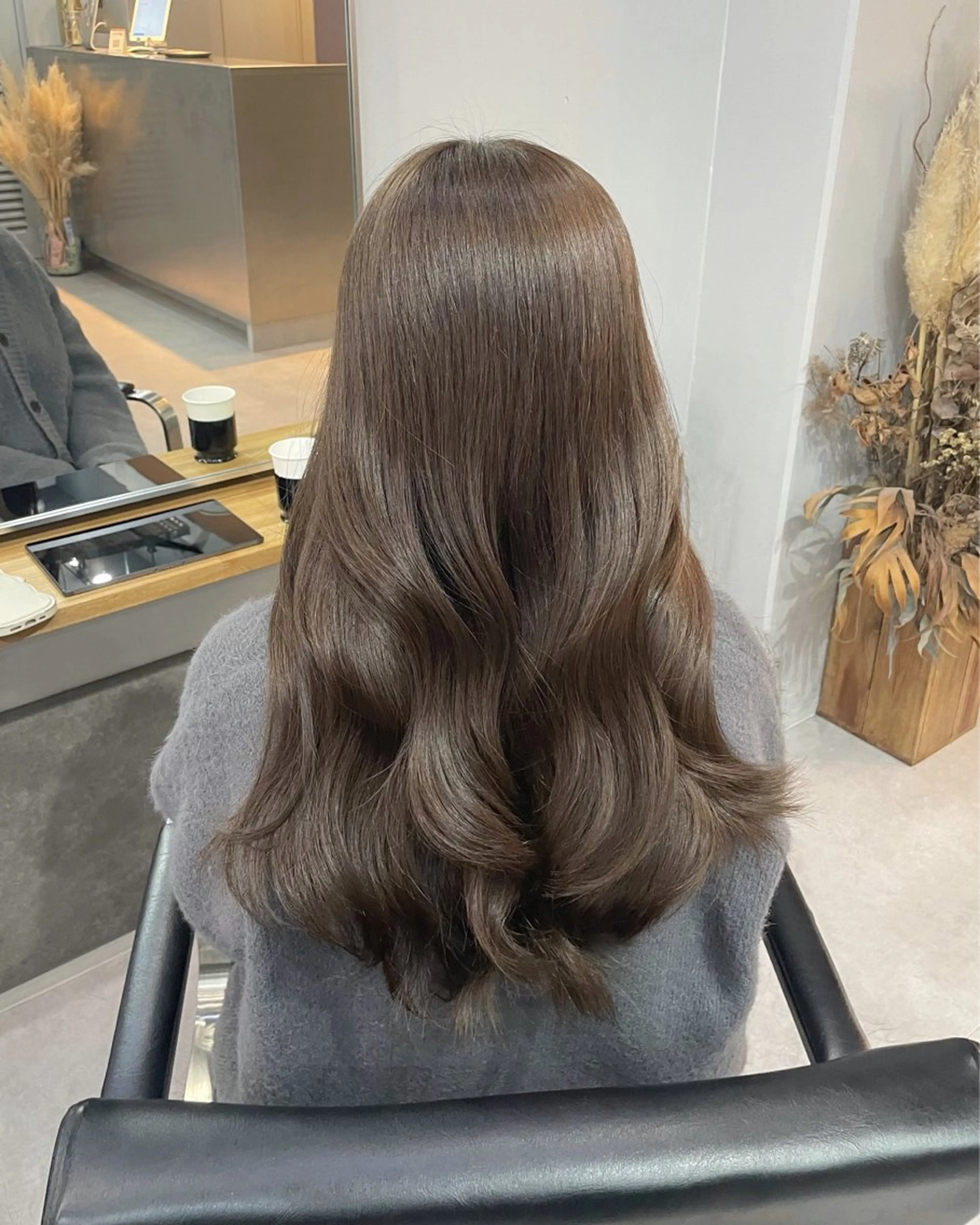 ロング カラー カット ヘアカラー ミルクティーベージュ ❤︎レイヤー　MIAのヘアスタイル