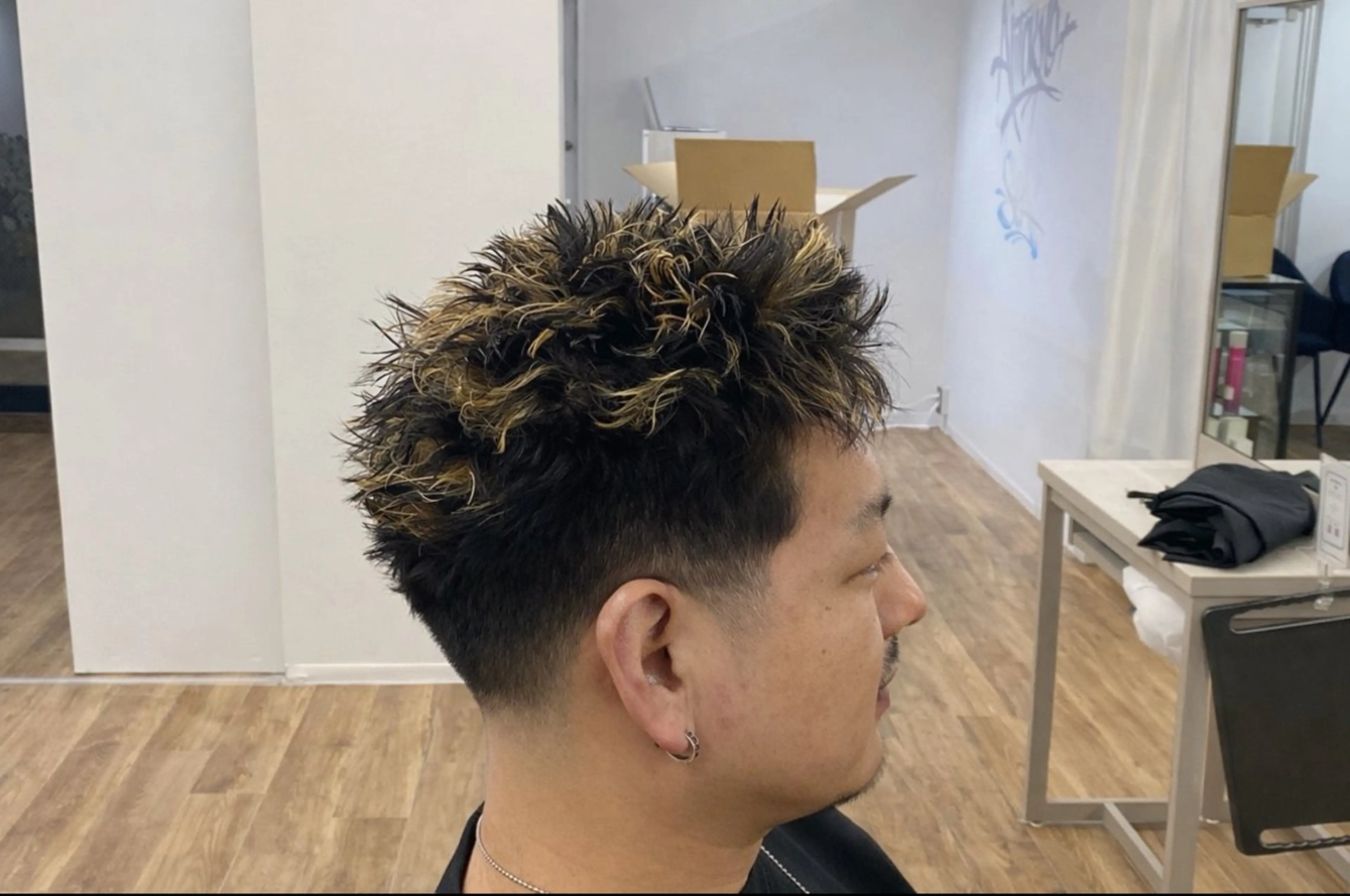 ショート カラー パーマ ヘアアレンジ ハイライトカラー ハイライト ヘアカラー トリートメント AI TOKYO +sea所属・【パーマの達人】 🔥横浜メンズ/允のヘアスタイル