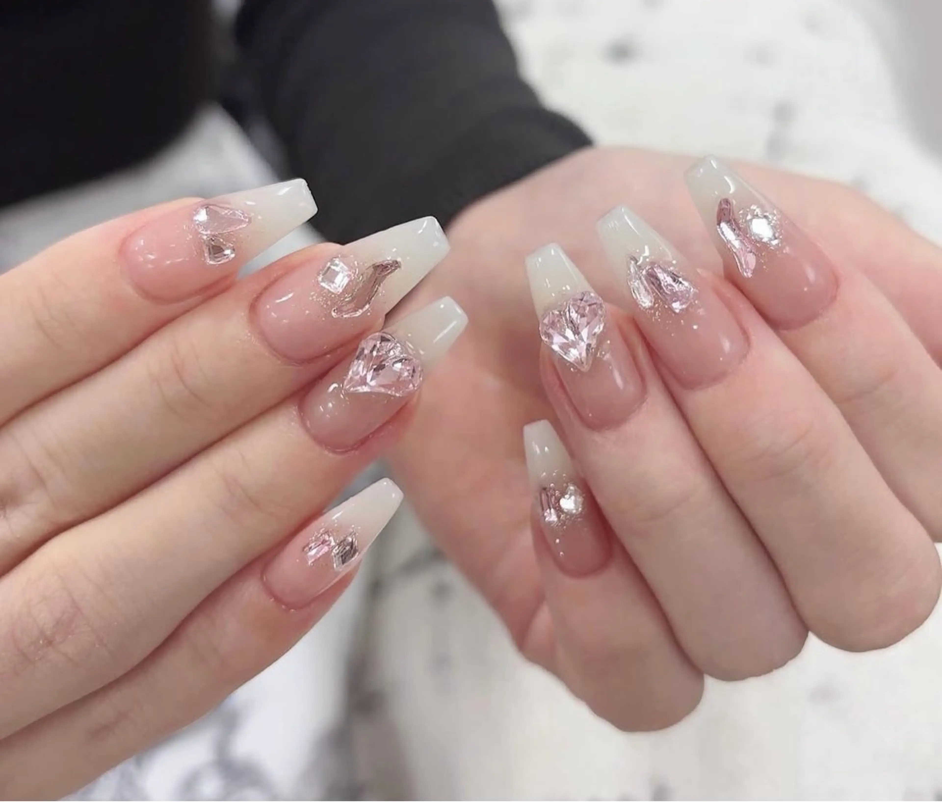ネイル グラデーション キラキラネイル ワンカラーネイル 冬ネイル Jenn Nail Salonのネイルデザイン