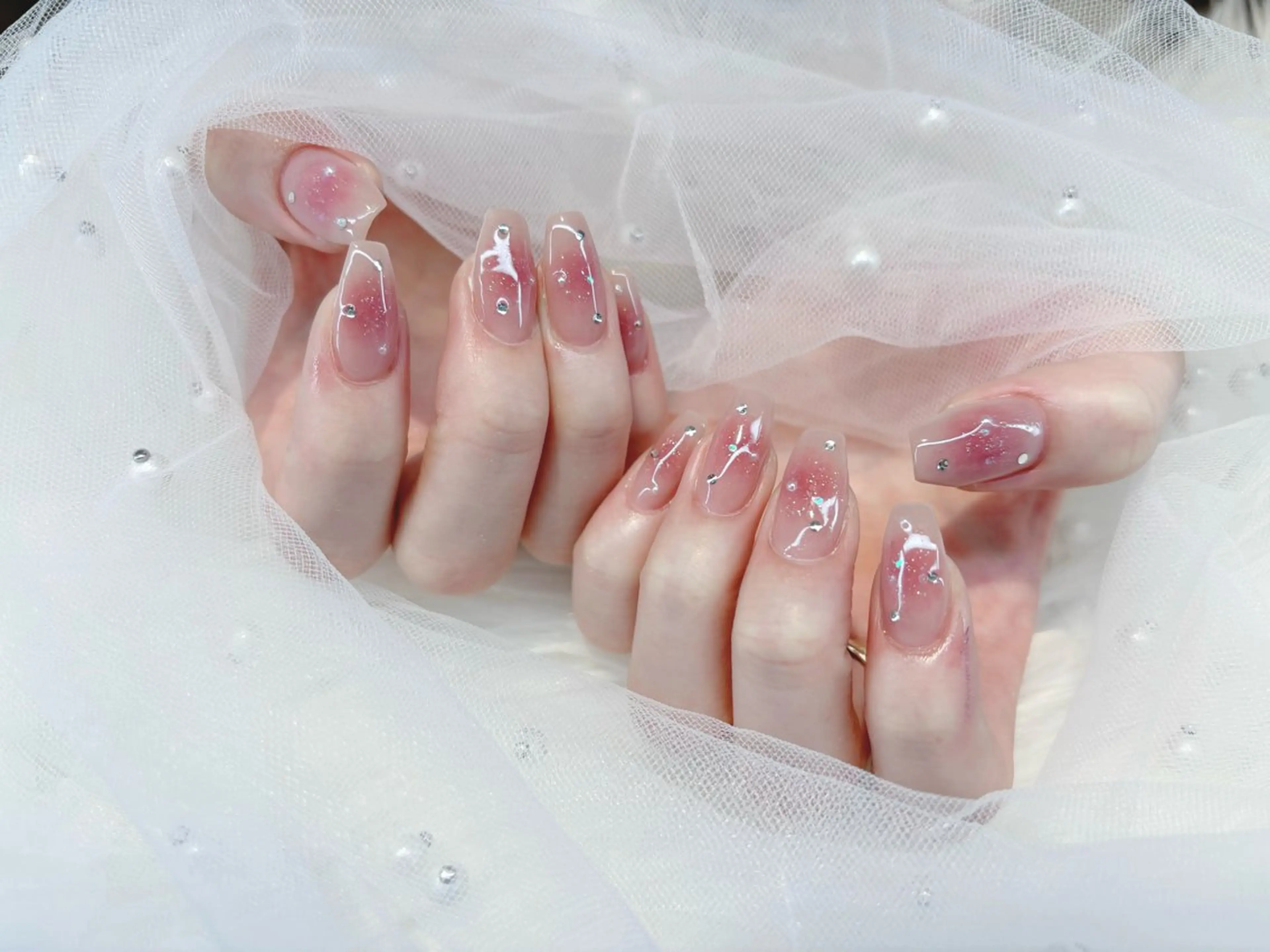 ネイル チークネイル キラキラネイル ワンホンネイル ハンドネイル ぷりゅねる 心斎橋のネイルデザイン