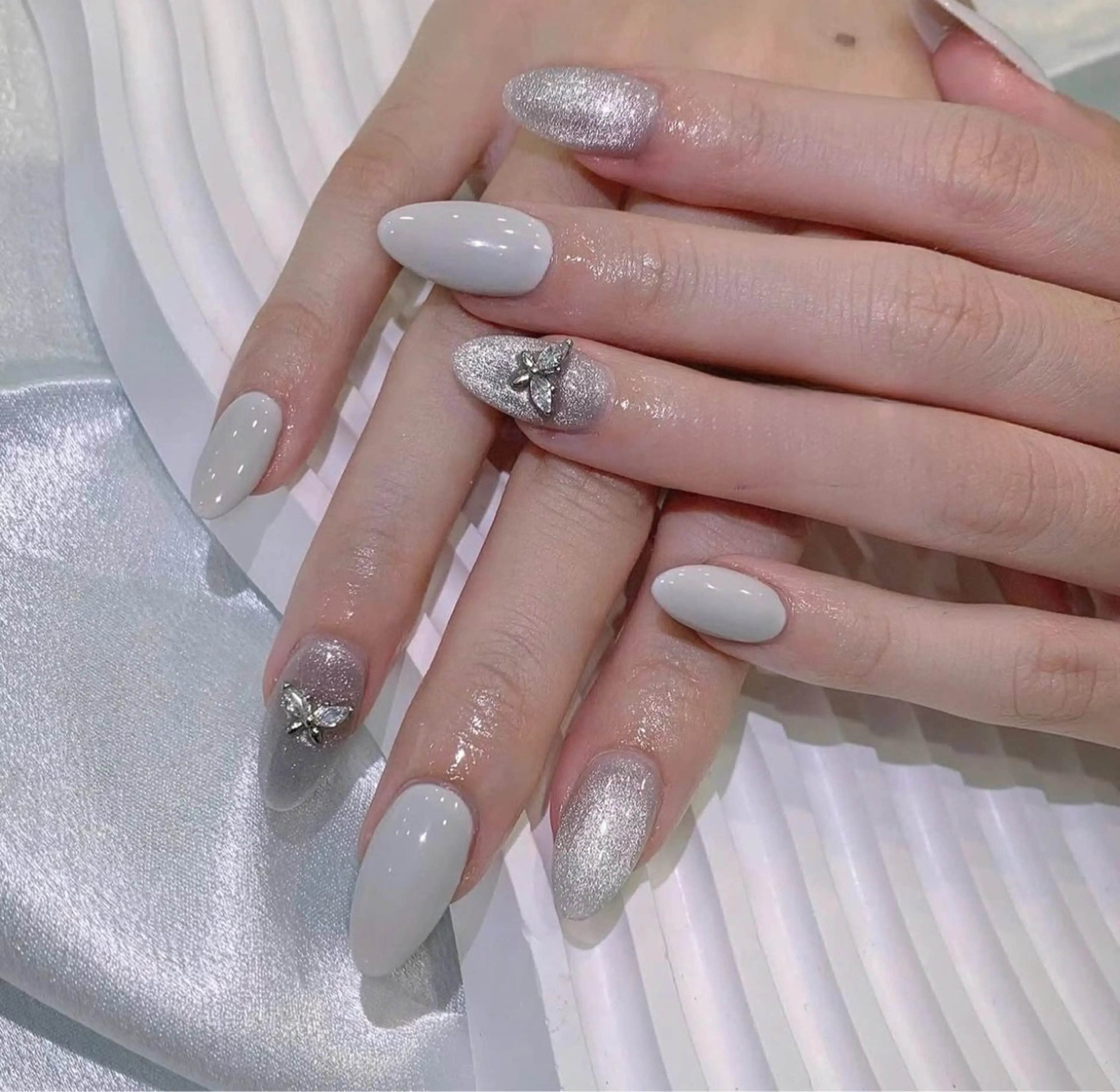 ネイル フレンチネイル キラキラネイル マグネットネイル ミラーネイル ニュアンスネイル ハンドネイル Tira Nailのネイルデザイン