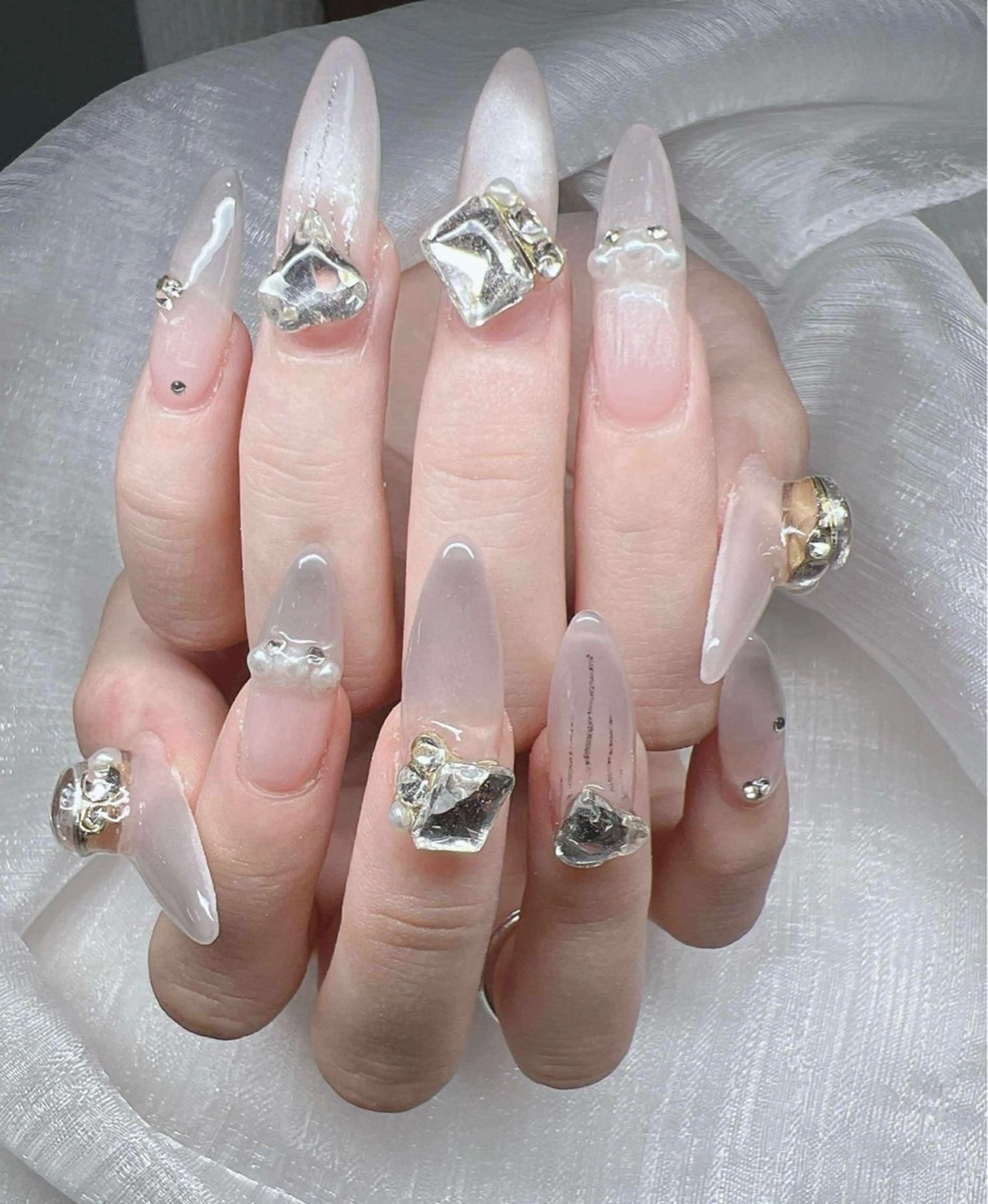 ネイル ハンドネイル Lee Nailsのネイルデザイン