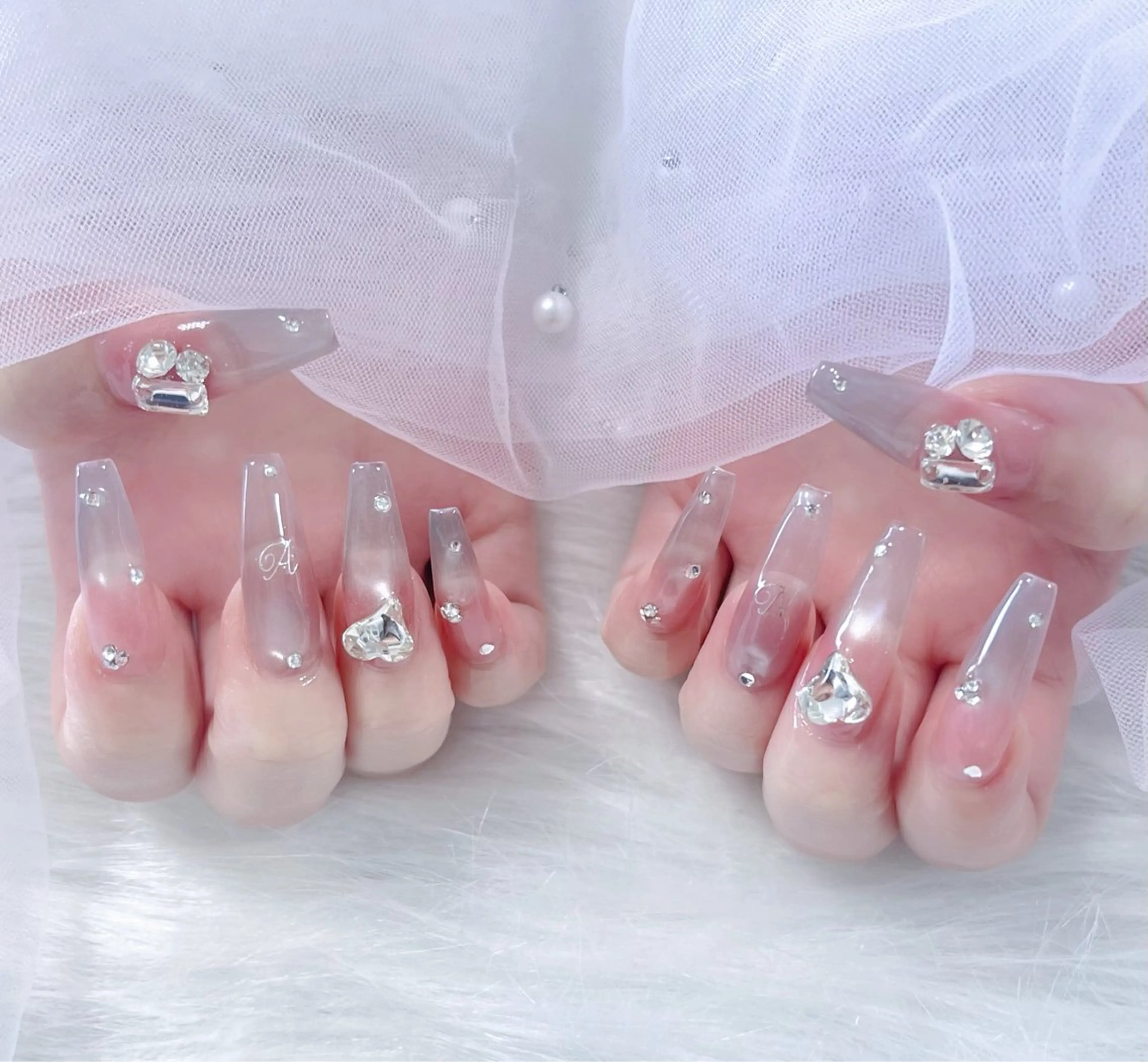 ネイル オーロラネイル クリアネイル フラッシュネイル ジェルネイル グラデーション ハンドネイル Amee Nailsalonのネイルデザイン