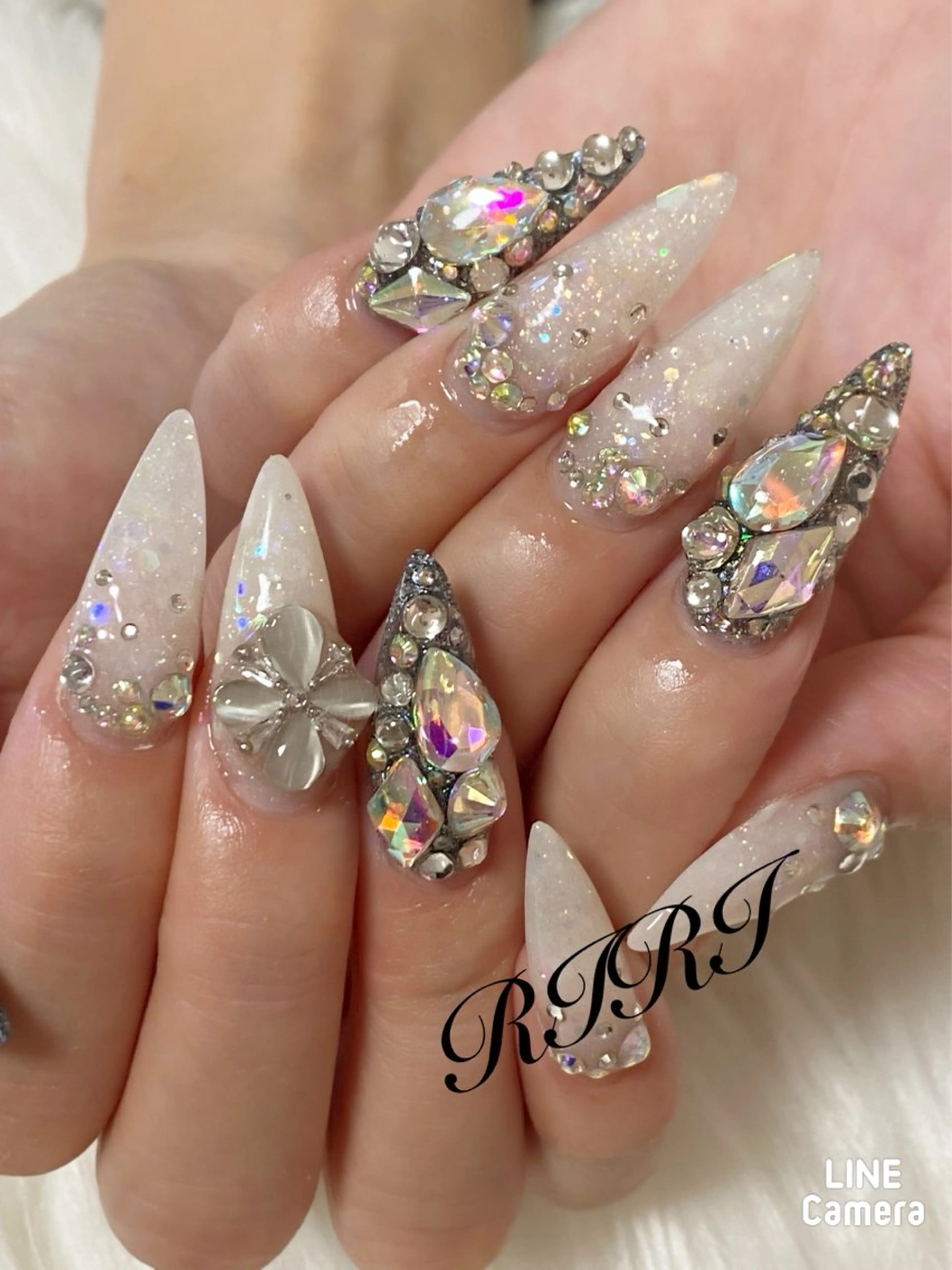 ネイル ジェルネイル キラキラネイル 韓国ネイル ラメ(グリッター) ロングネイル riri オーナーのネイルデザイン
