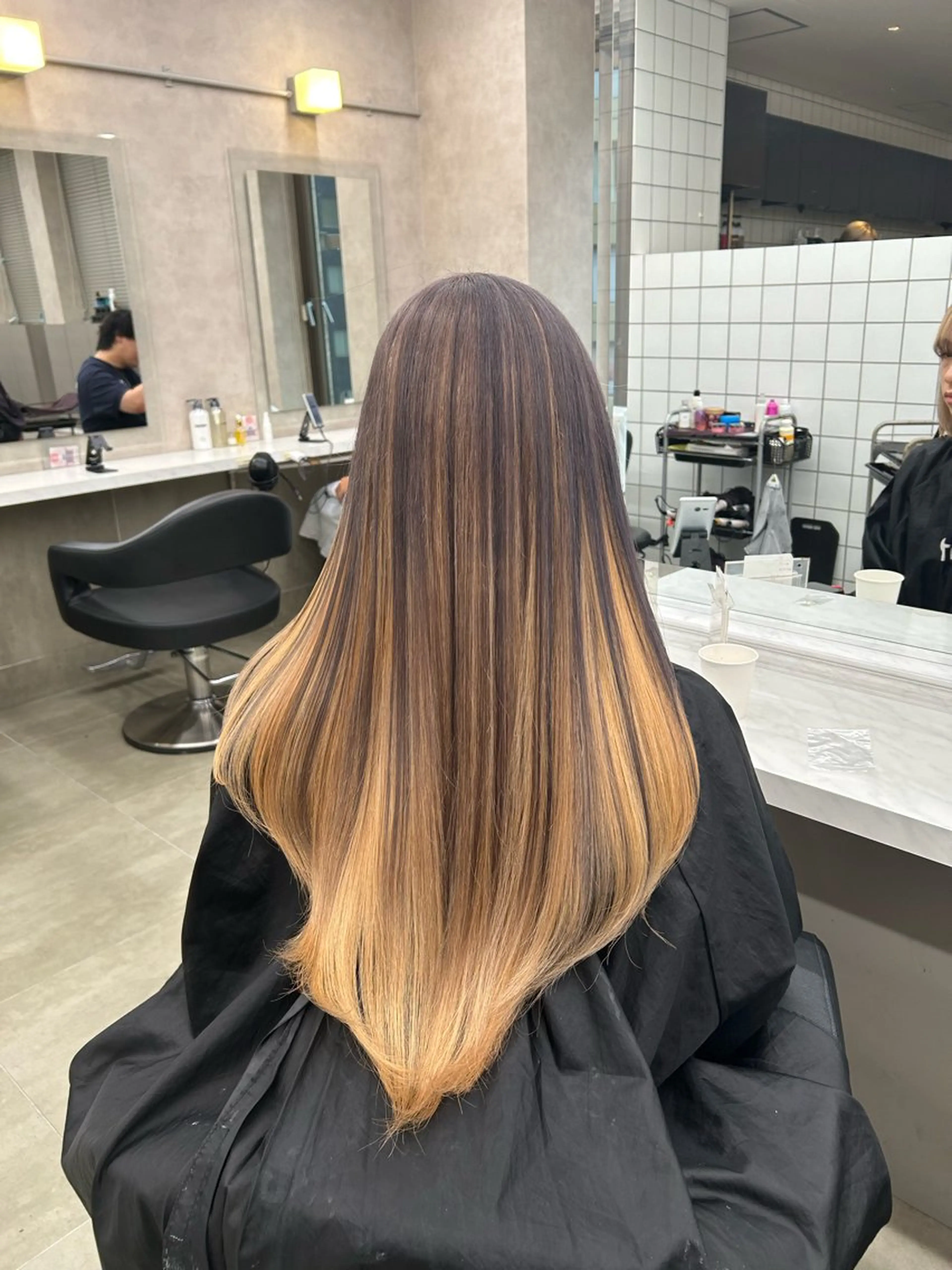 ロング カラー ヘアアレンジ デザインカラー カット ヘアカラー トリートメント ヘッドスパ ヘアセット 💎韓国/ レイヤー カット/ 暖色🫧のヘアスタイル