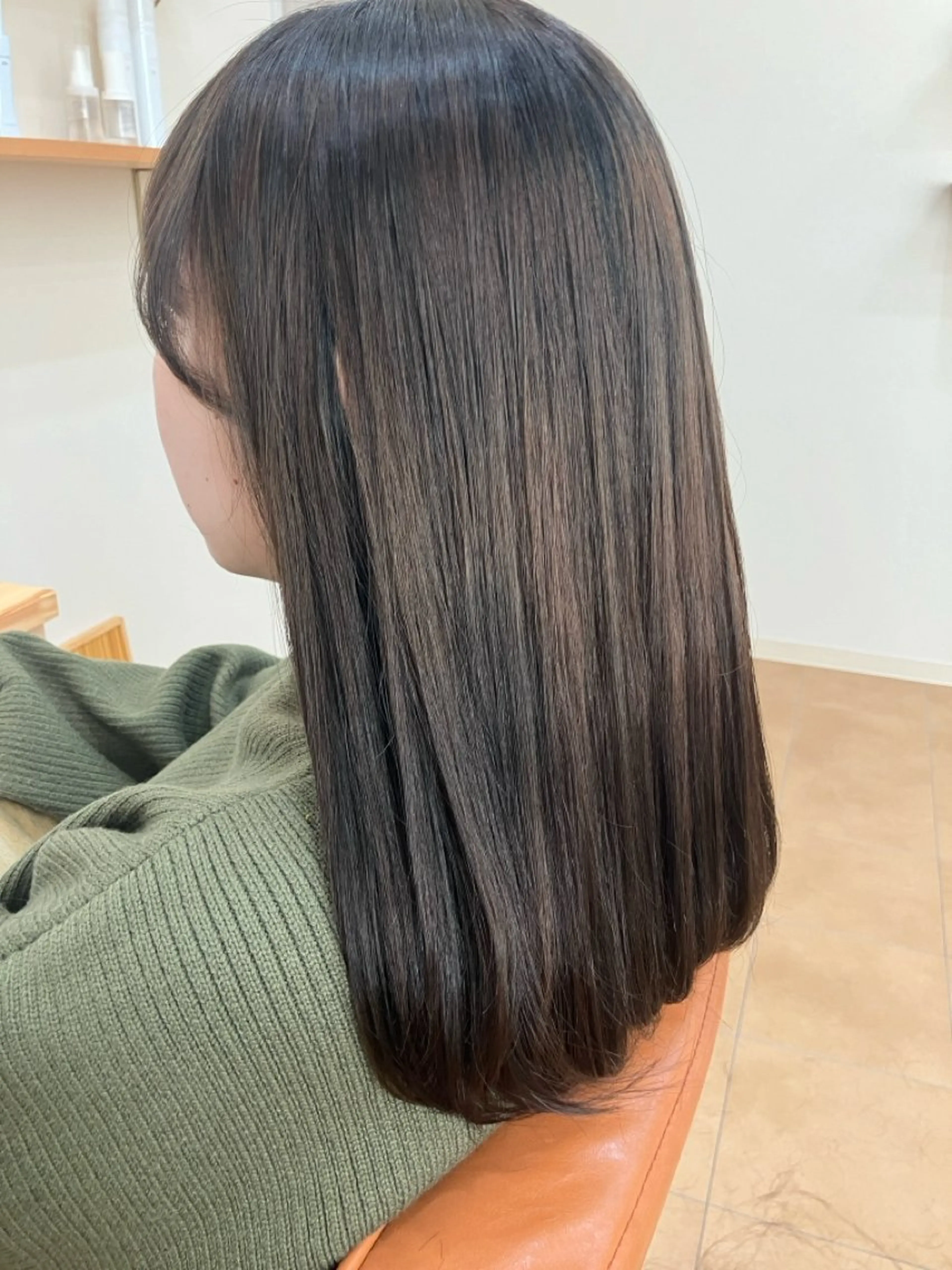 カラー ワンワールドパルク momokaのヘアスタイル