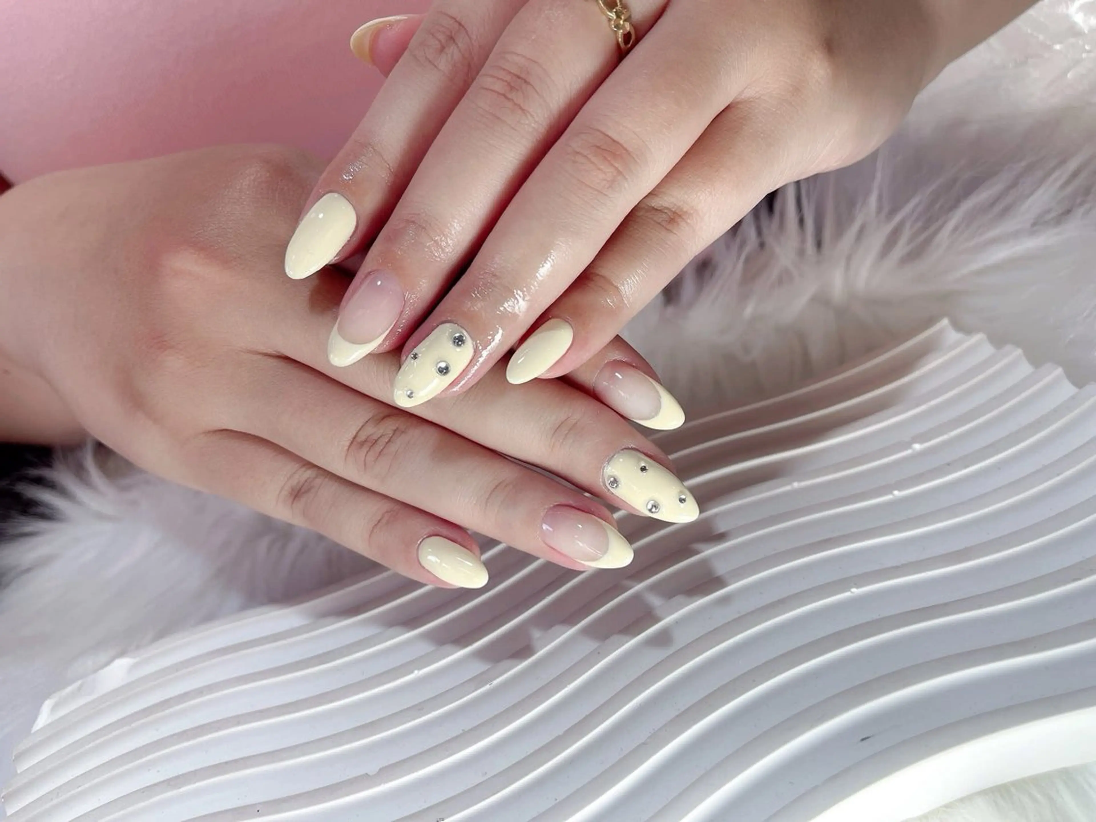 ネイル 長さ出し フレンチネイル ジェルネイル ガラスフレンチ 韓国ネイル ハンドネイル Minette nailHuongのネイルデザイン