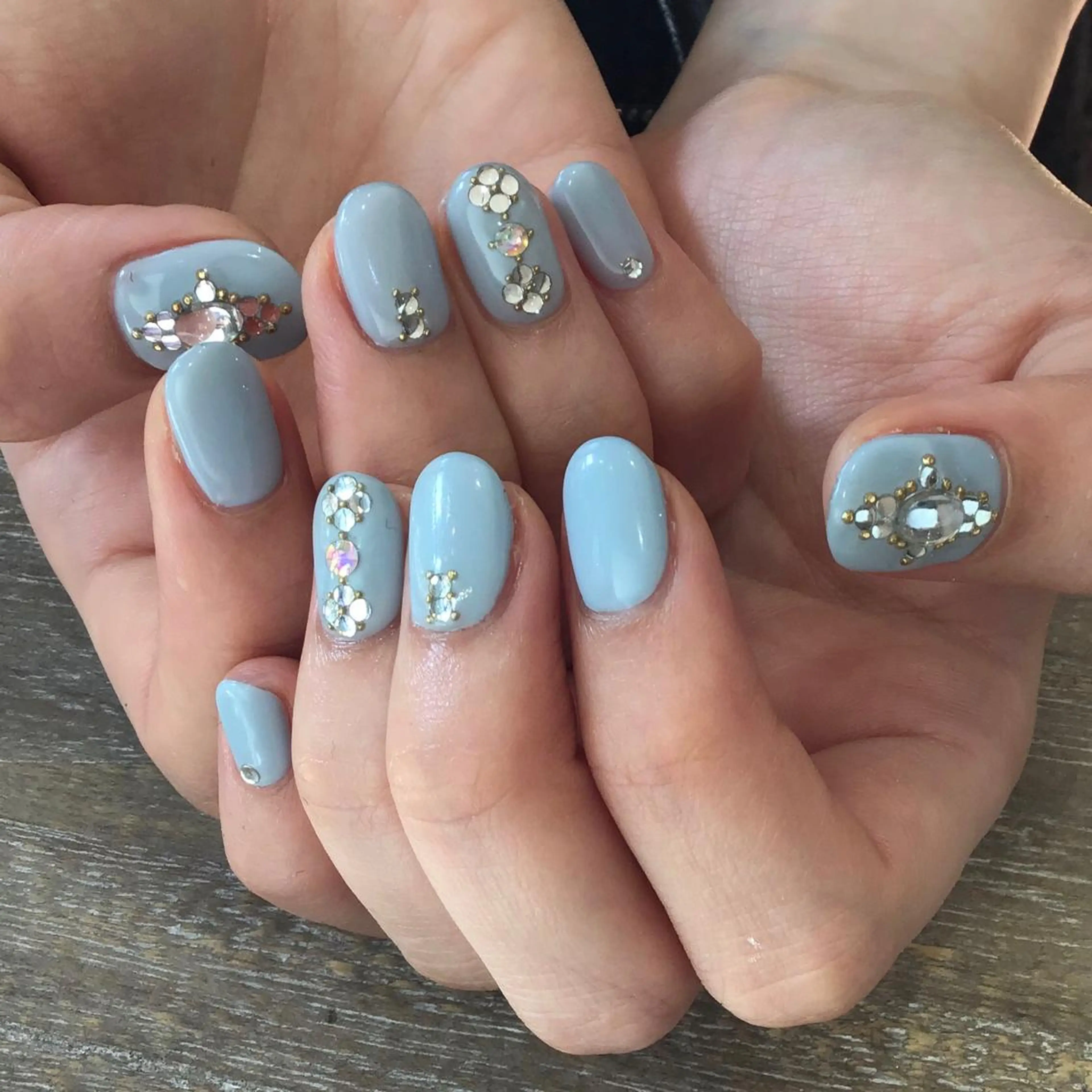 ネイル ハンドネイル Nest 三田のマツエク・マツパデザイン