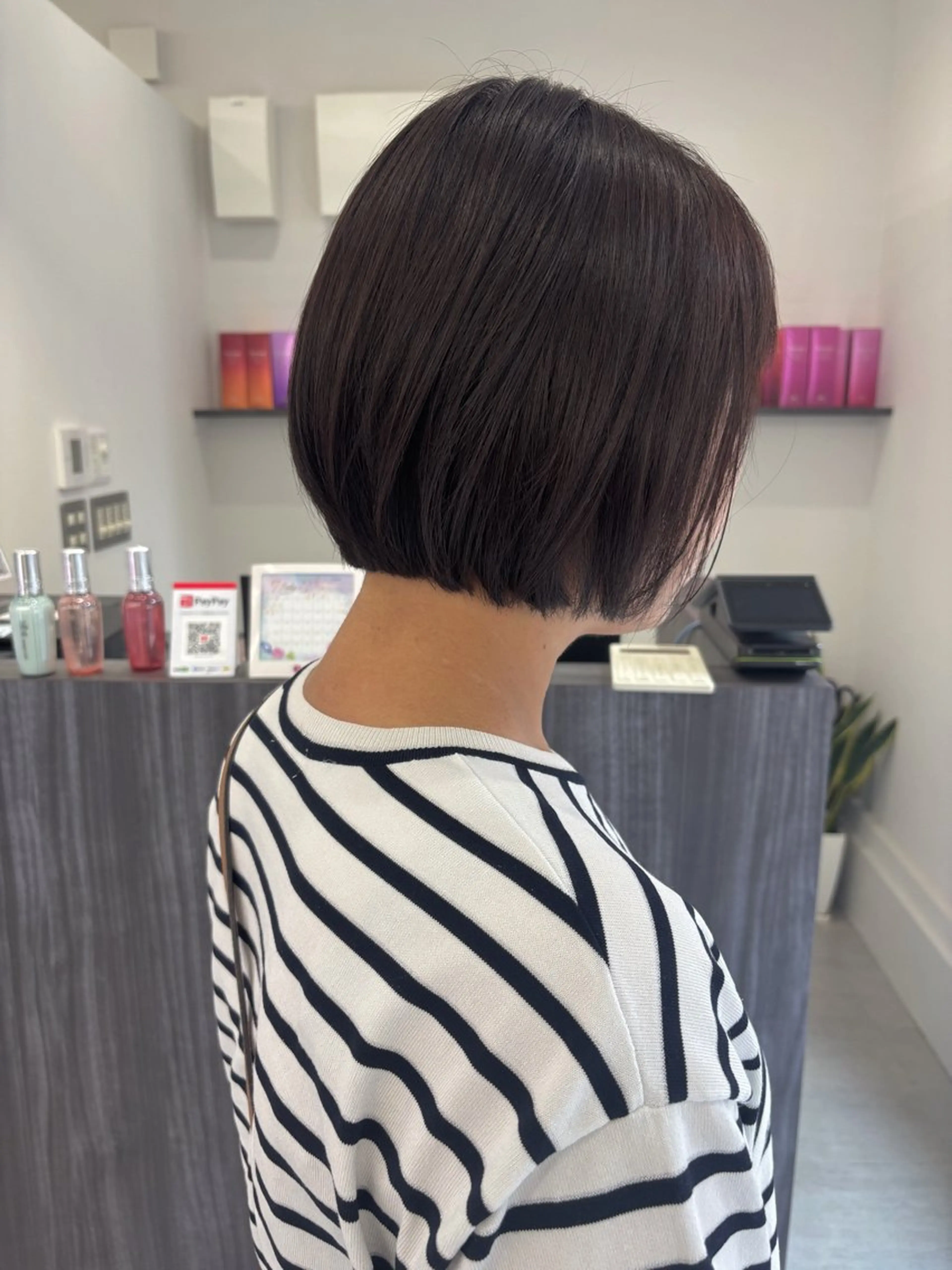 ミディアム ショートボブ ボブ カット ヘアカラー トリートメント 新村 華奈絵のヘアスタイル