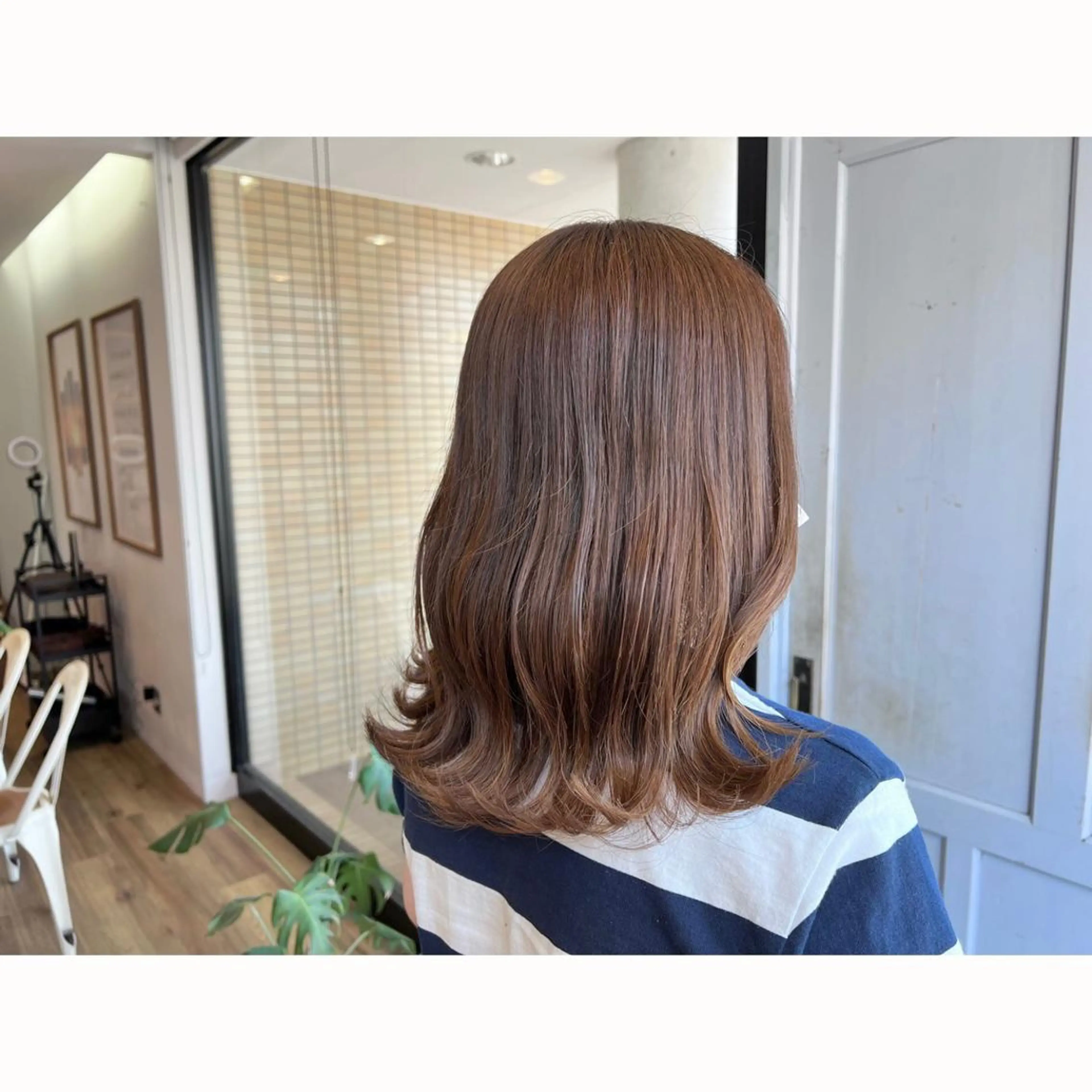 セミロング カラー アッシュ ベージュカラー ヘアカラー トリートメント ツキダテ ユイのヘアスタイル