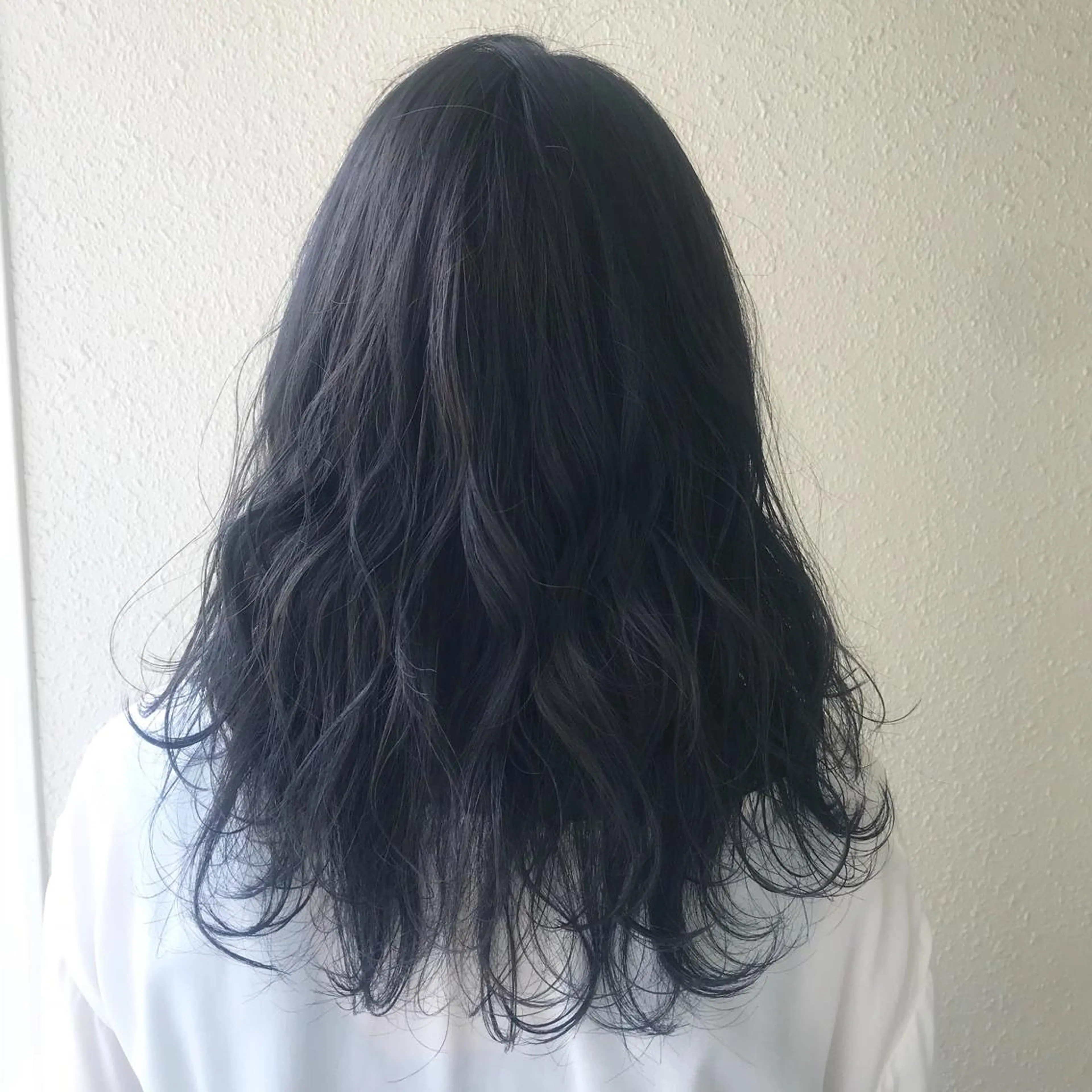 カラー アッシュ アッシュグレー 丸岡 美穂のヘアスタイル