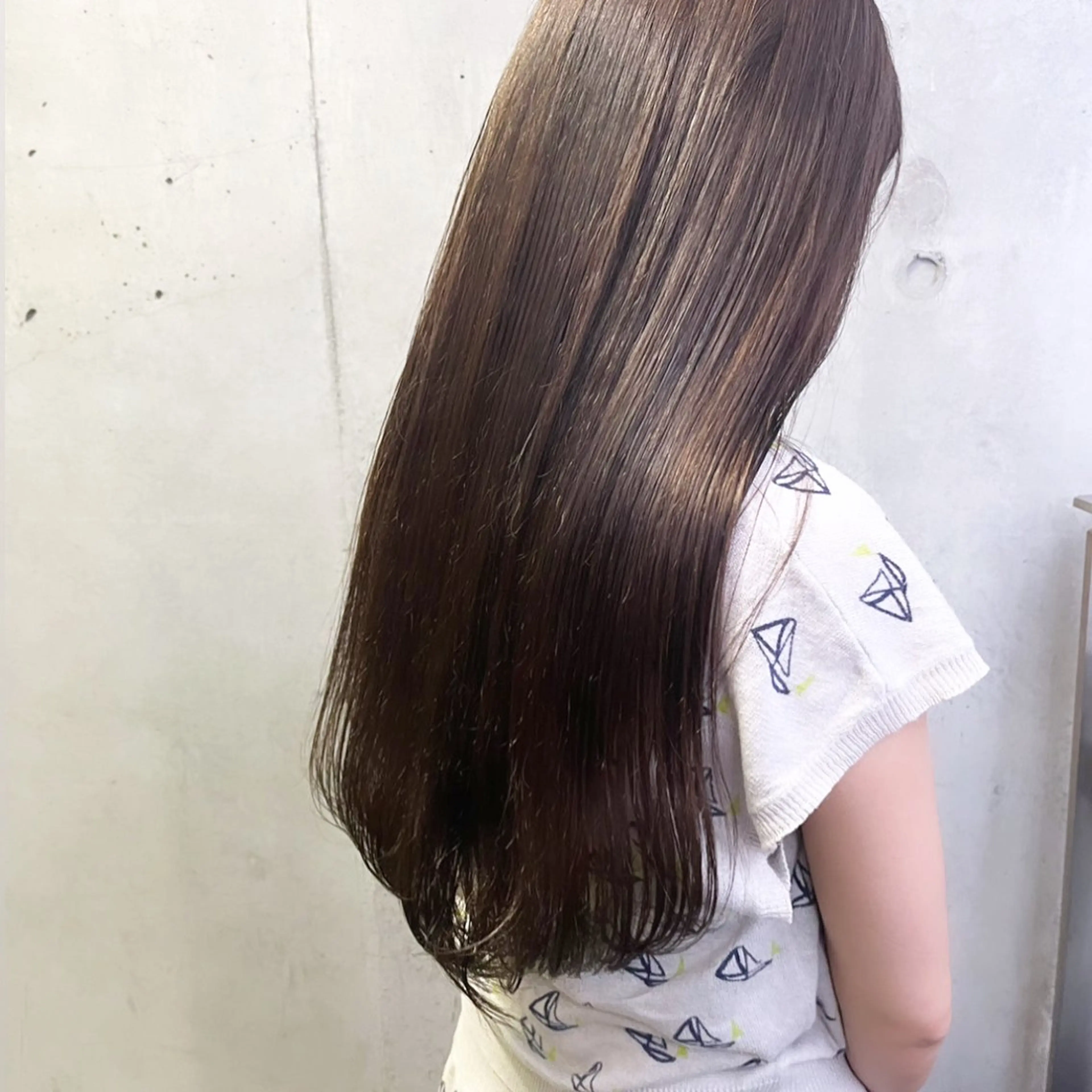 ロング カラー ベージュカラー ブラウンカラー ブラウンベージュ 透明感カラー グレージュ カジュアルを女っぽく 𝗮𝘆𝗮𝗰𝗼のヘアスタイル