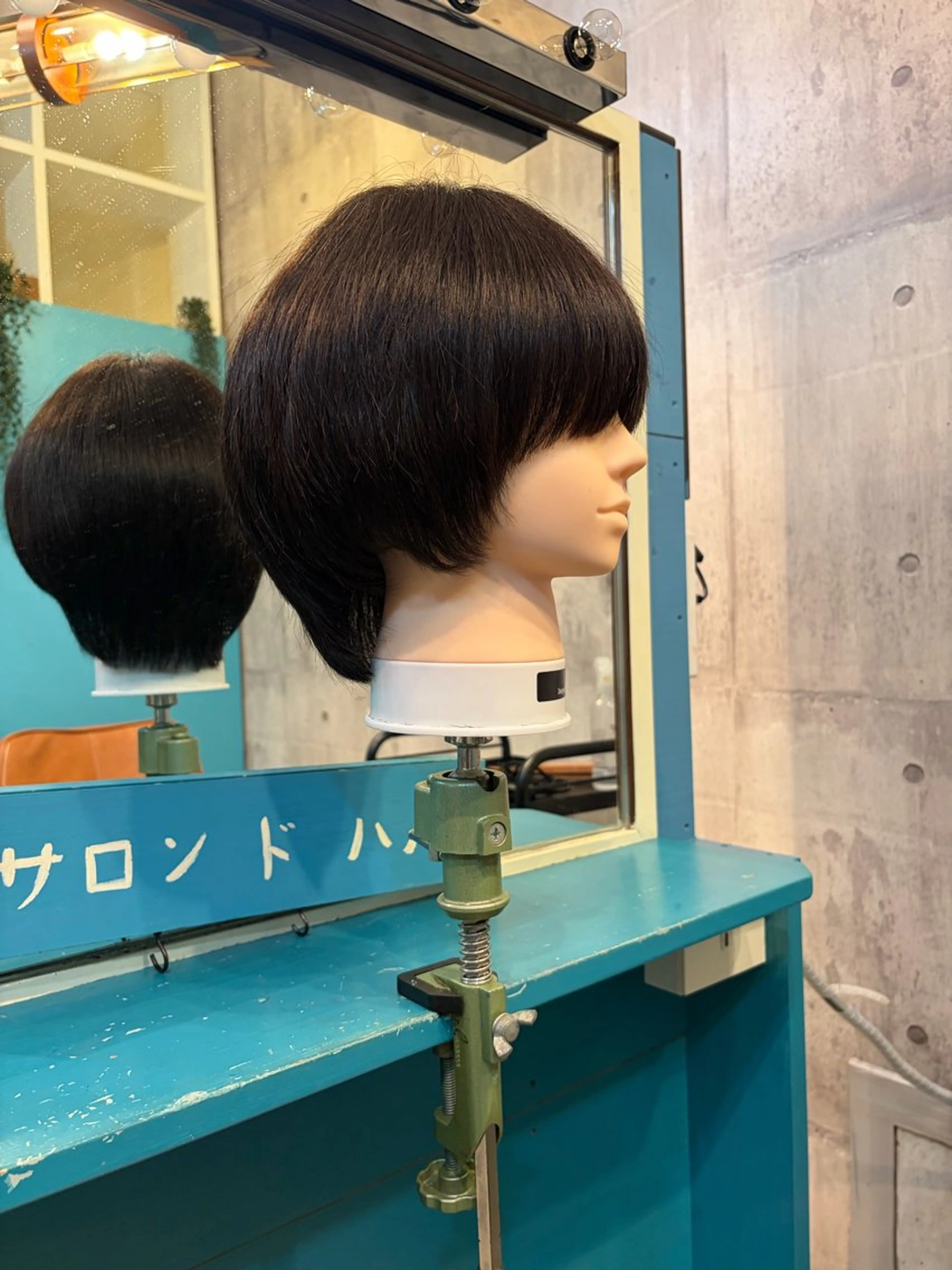 ショート レイヤーカット SALONDEHANOKA所属・アーティスト美容師 ✂️椎葉えまのヘアスタイル