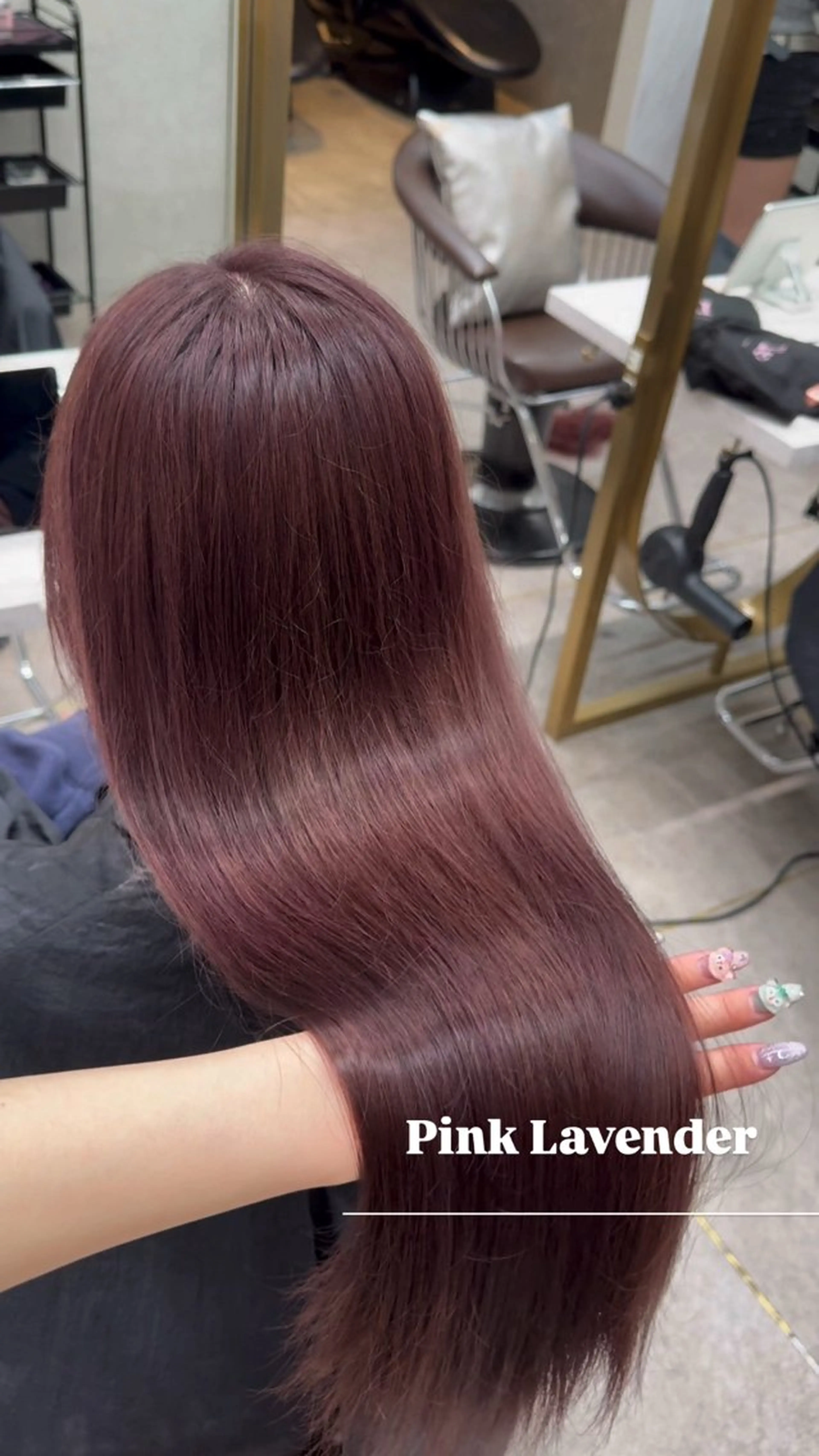 ロング ヘアカラー トリートメント Nanami / ベージュ/グレージュのヘアスタイル