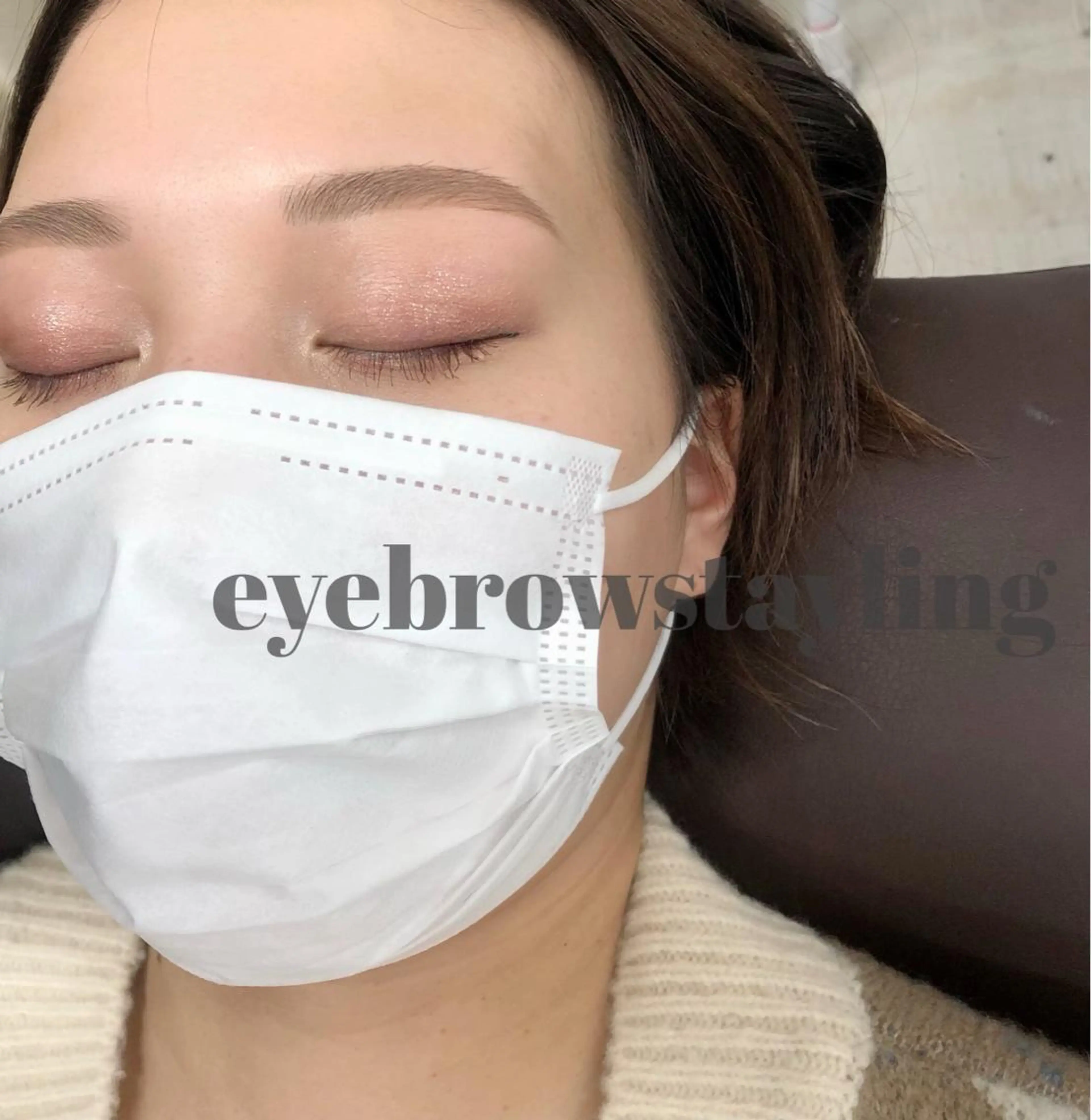 アイブロウスタイリング　メイク込みの写真