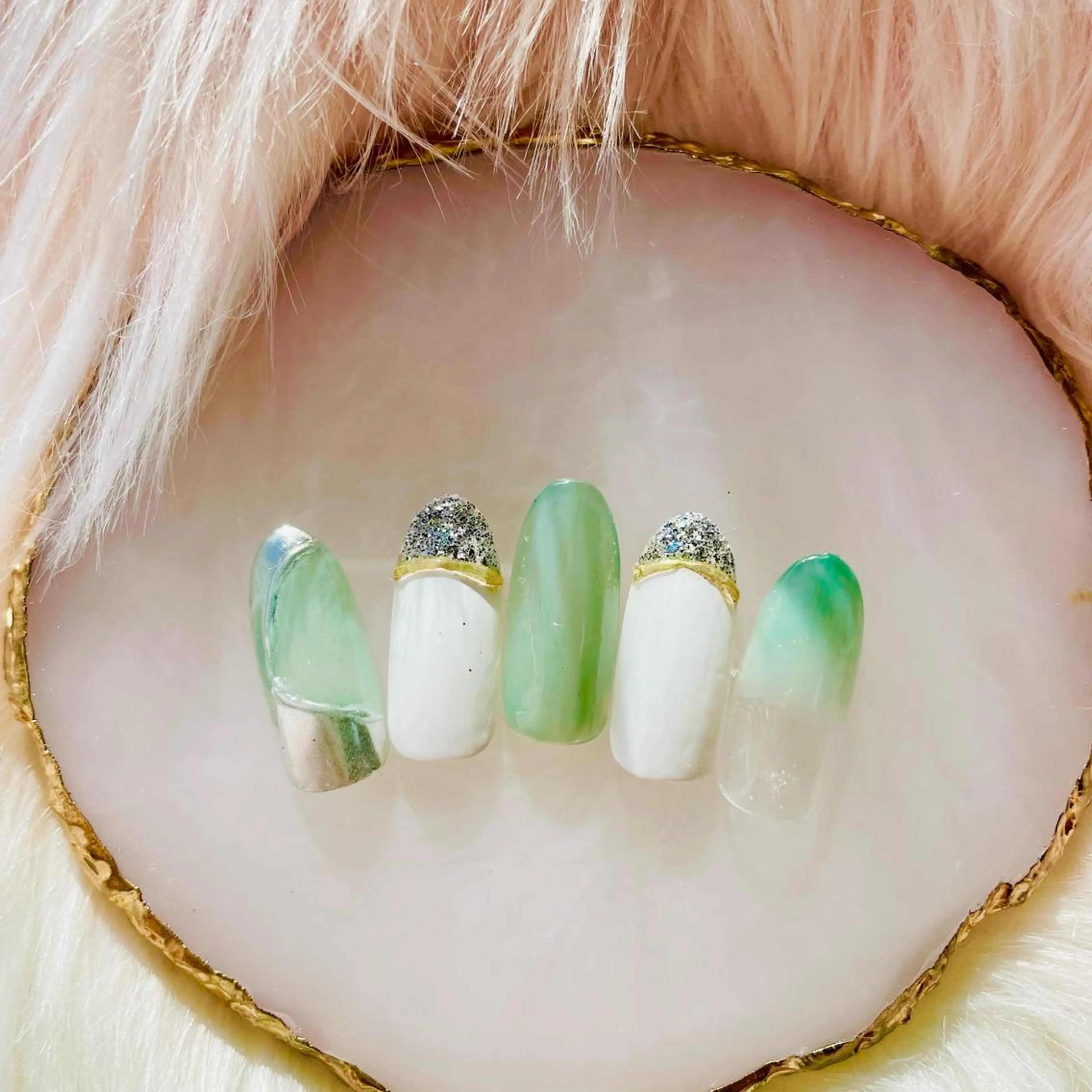 ネイル グリーン 春ネイル ホワイト nail salon R'sのネイルデザイン