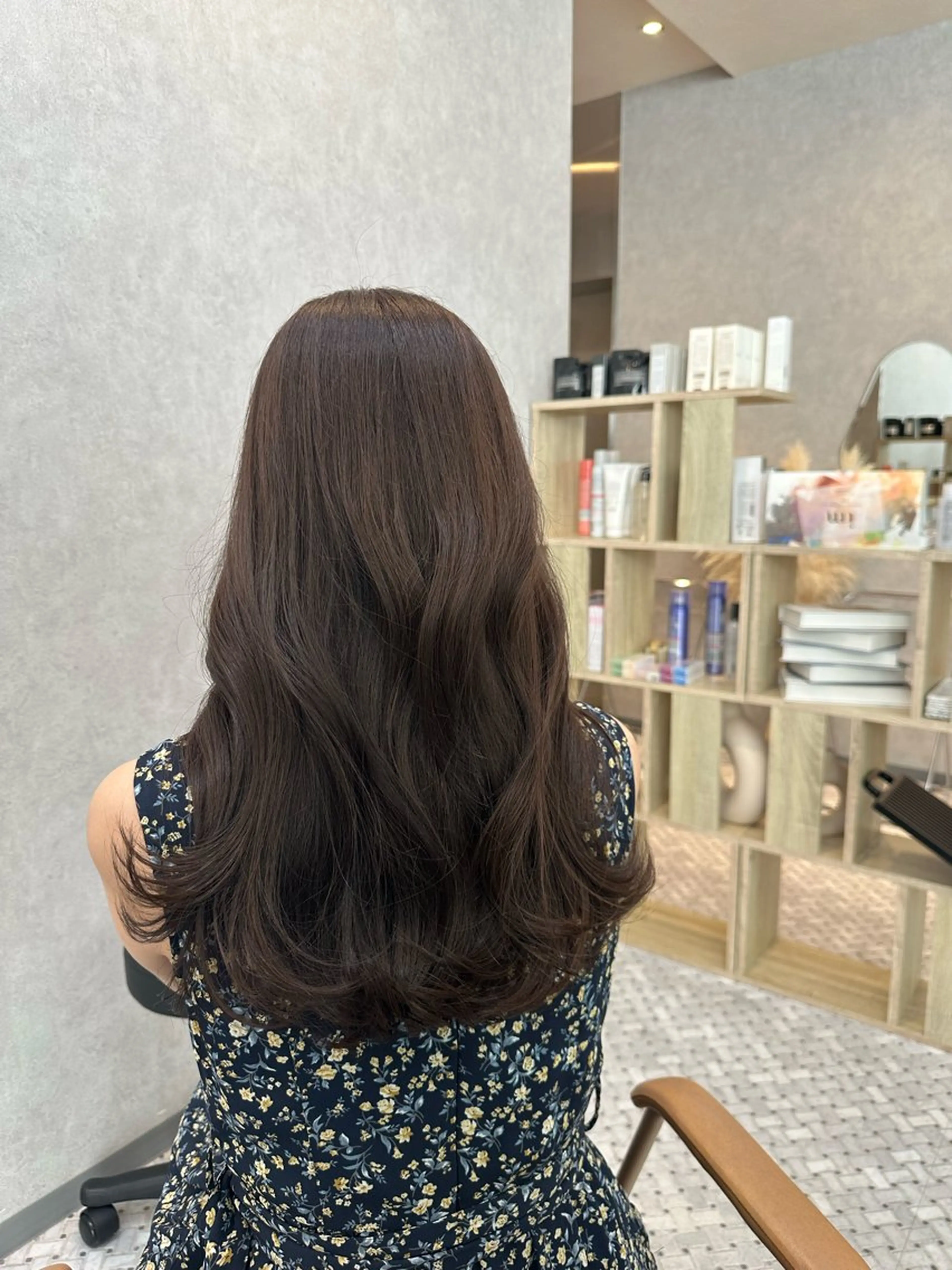 ロング カラー ヘアアレンジ ベージュカラー ブリーチ 透明感カラー グレージュ ブリーチなしカラー ヘアカラー REONA🪽✨ 日常に馴染む髪🫧のヘアスタイル