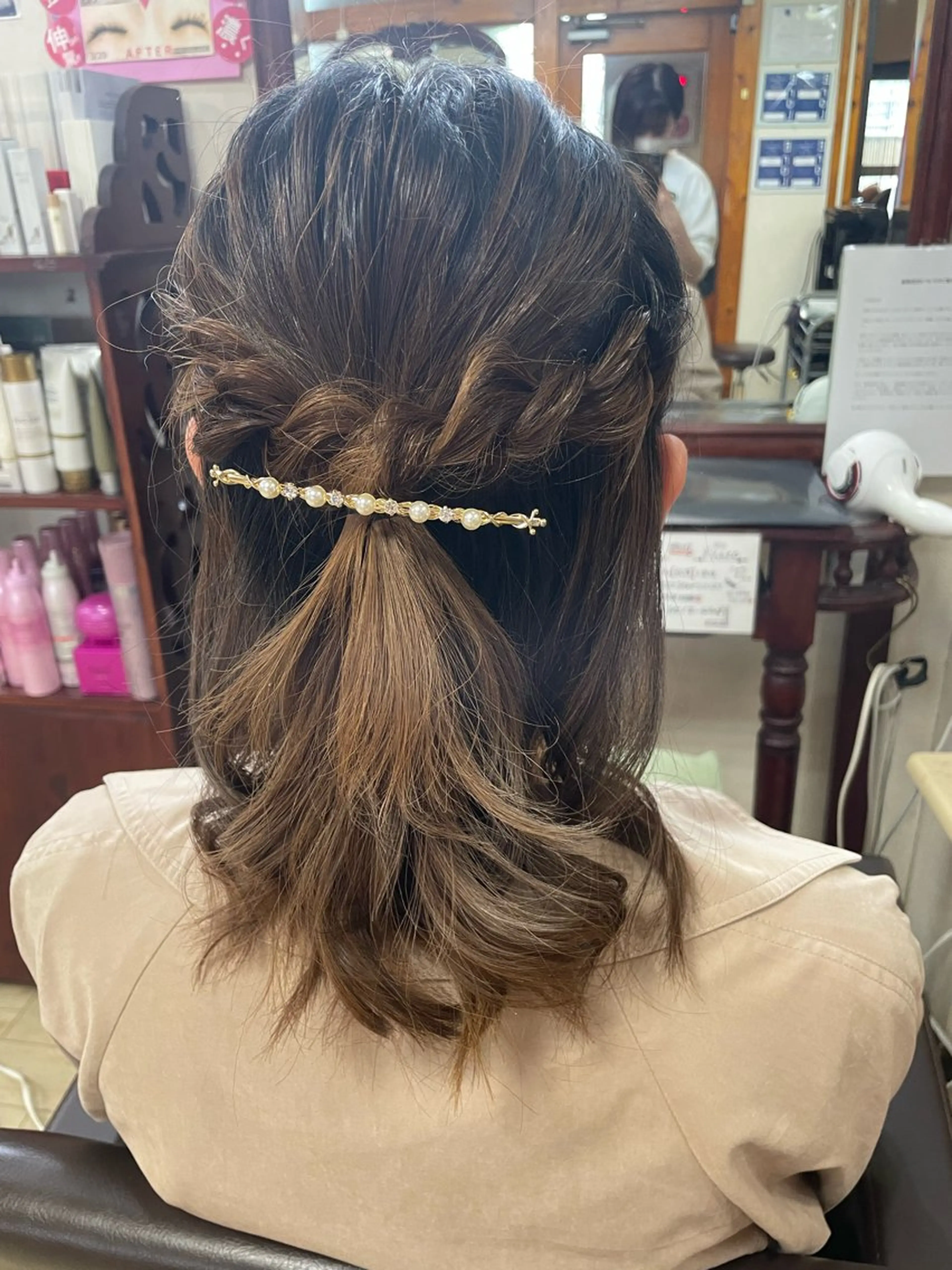 ミディアム ヘアセット 桑野 葵のヘアスタイル