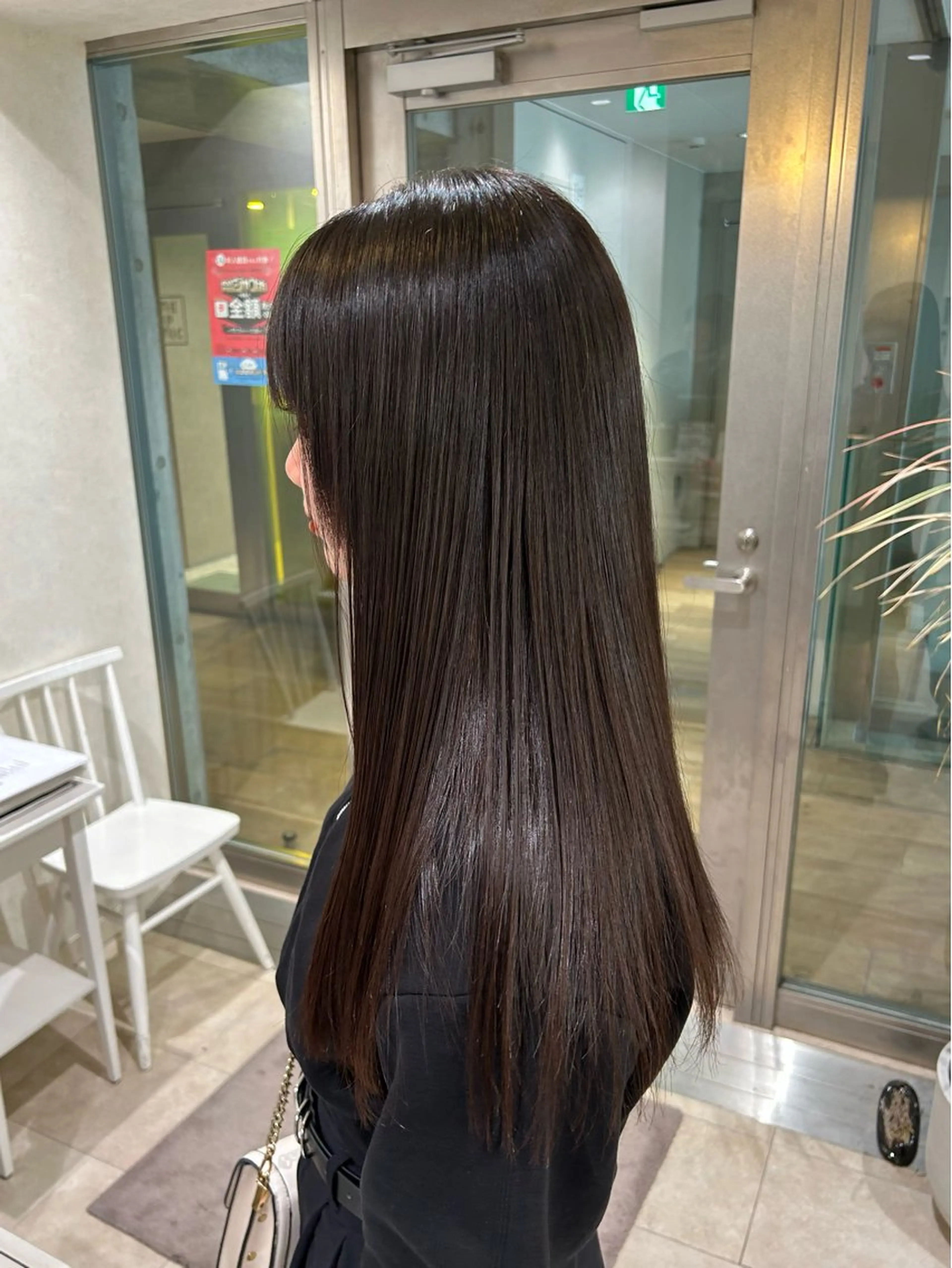 フェイクブラックワンカラー🖤+水素トリートメント（ブリーチで落ちる黒染め）の写真