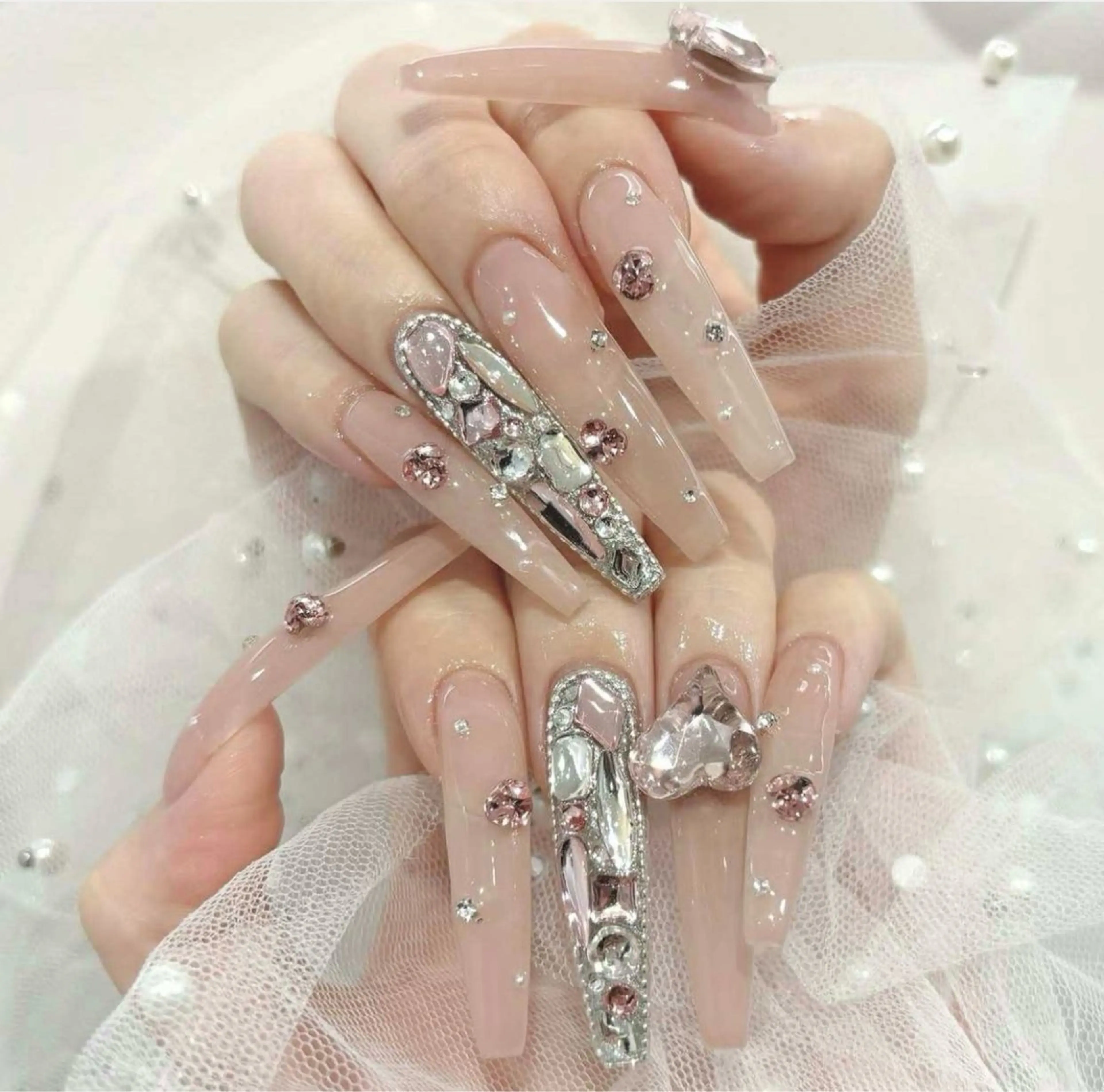 ネイル 長さ出し フレンチネイル 韓国ネイル レース マグネットネイル ハンドネイル 波 なみのネイルデザイン