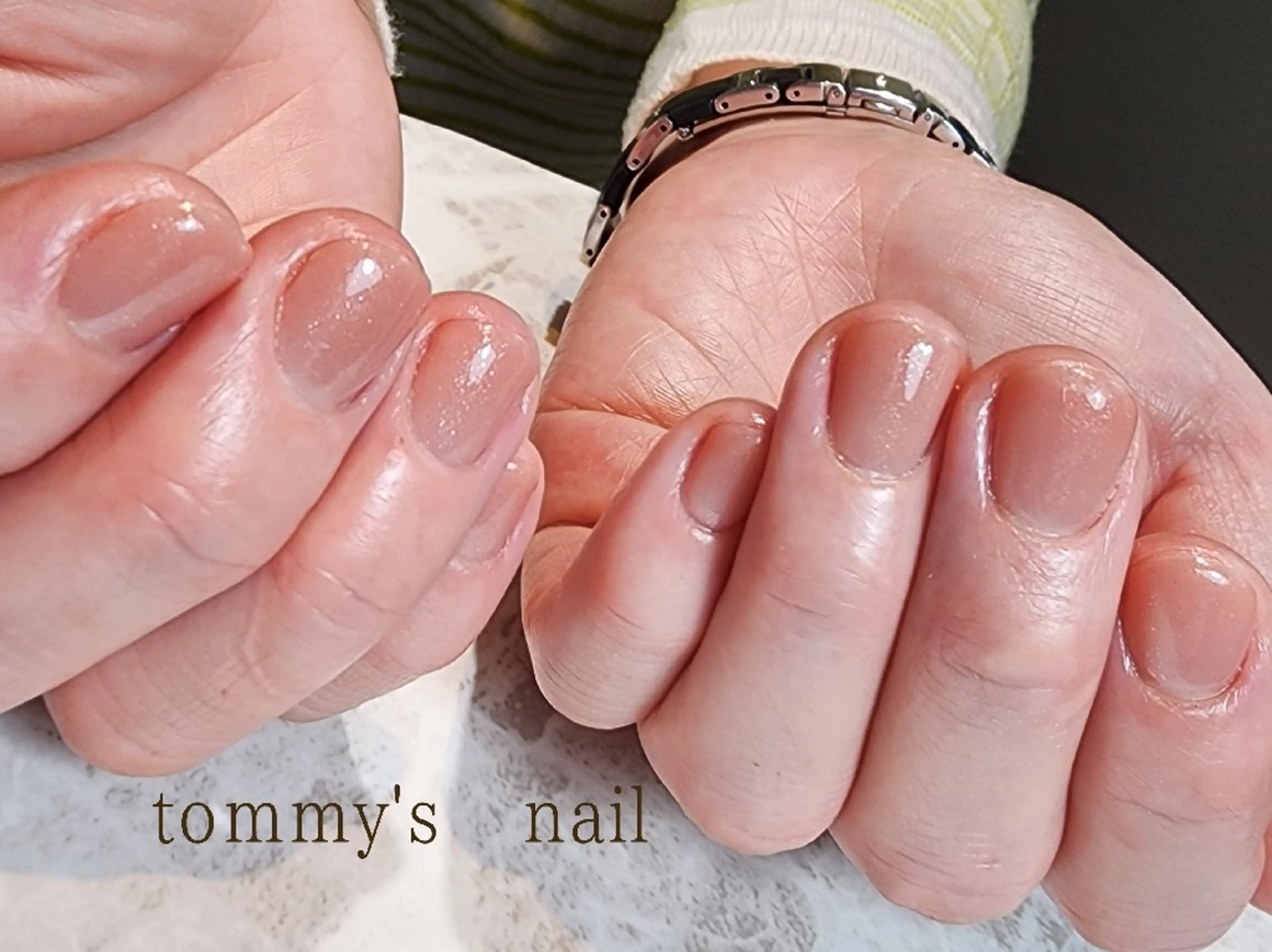 ネイル ジェルネイル グラデーション ラメ(グリッター) ラメグラデーション ミラーネイル ハンドネイル tommy's nail所属・福岡/若よもぎ蒸し 全身美容が叶うサロンのネイルデザイン