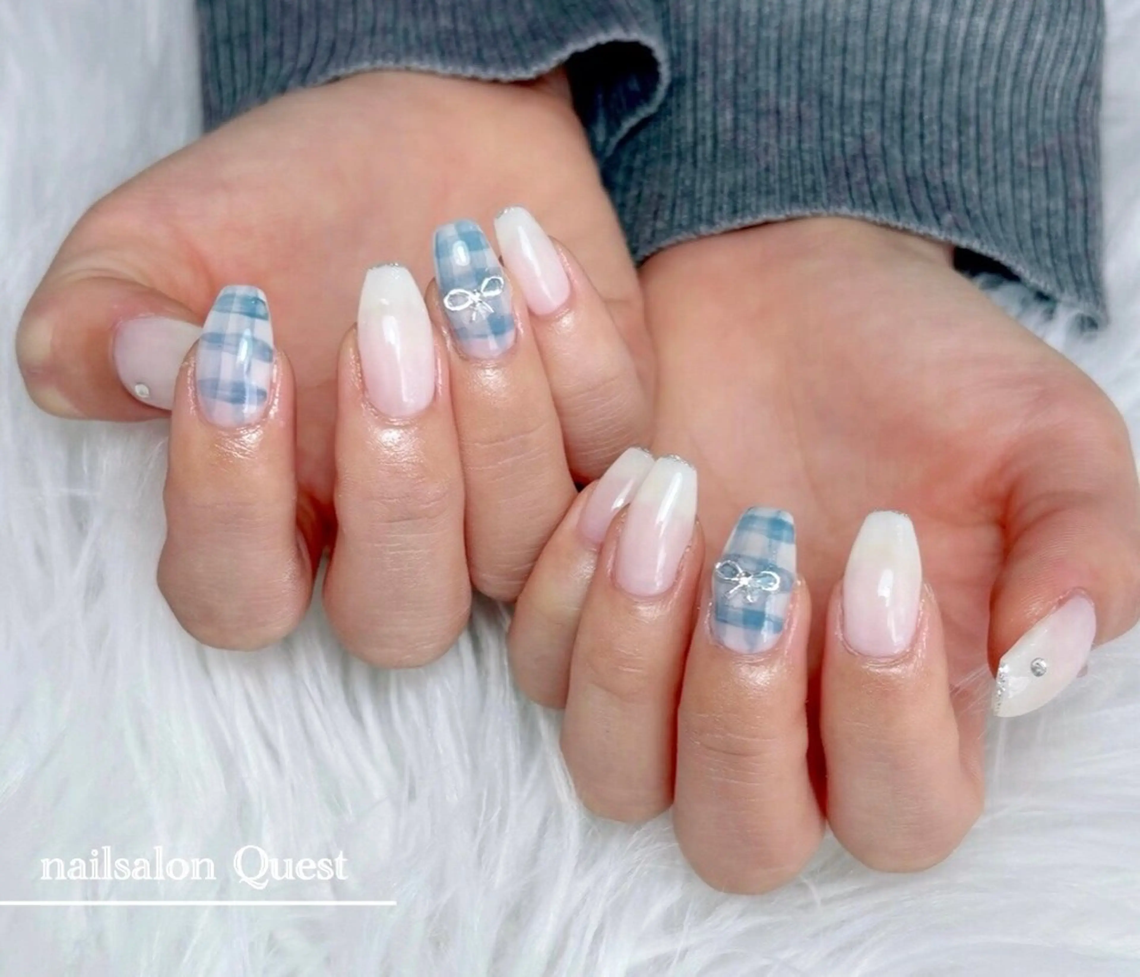 ネイル ガーリー ニュアンスネイル リボン ハンドネイル nailsalon Questのネイルデザイン