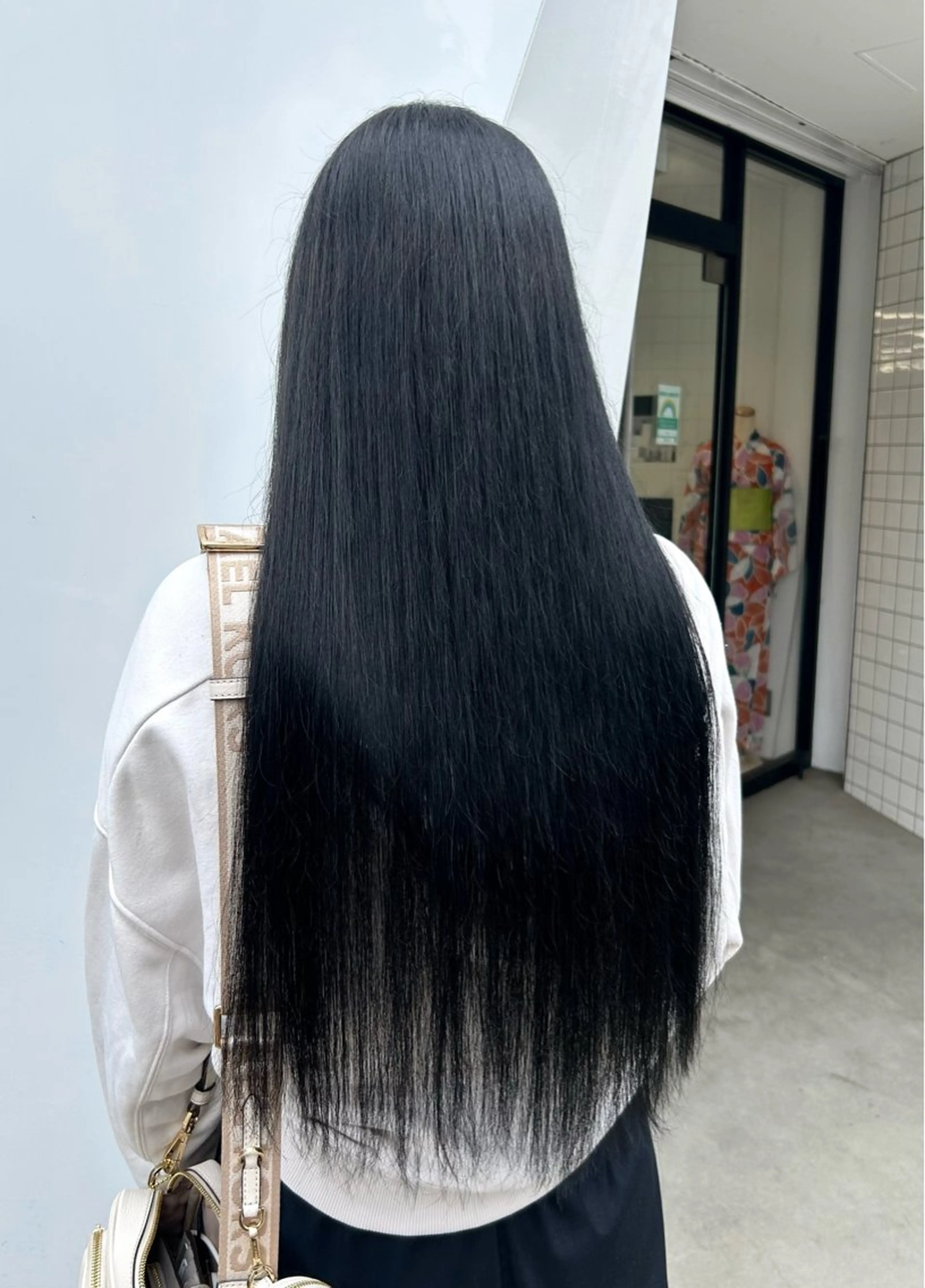 ロング カラー 黒髪 ブルーカラー ブルーブラック ちょめ/八王子 ZEST emuのヘアスタイル