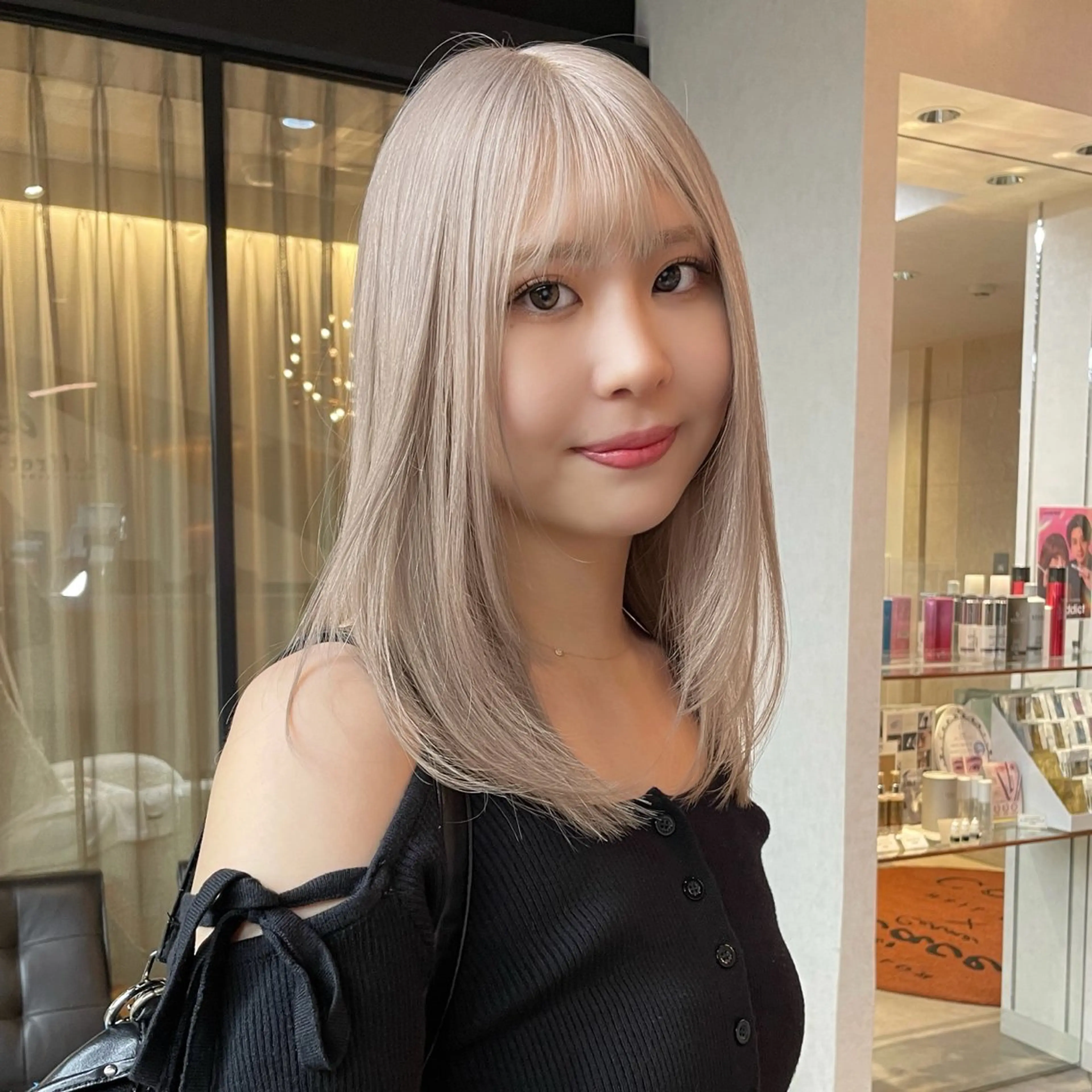 ミディアム カラー ヘアカラー トリートメント 透明感/ベージュ/ 艶髪/ボブ🫧門脇由のヘアスタイル