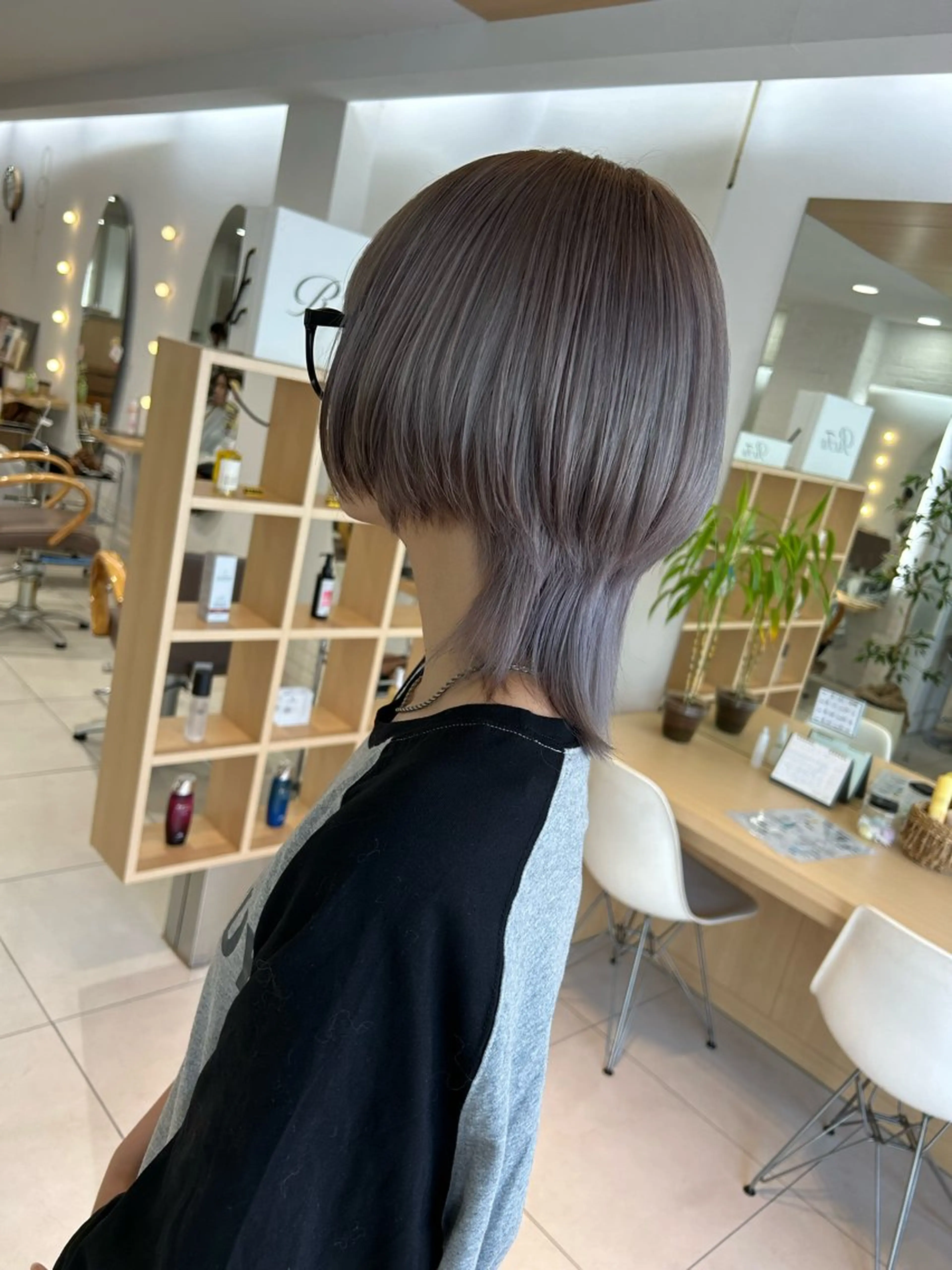 カラー ブリーチ ケアブリーチ シルバー 🍀透明感抜群🍀/ ハイトーンカラーのヘアスタイル