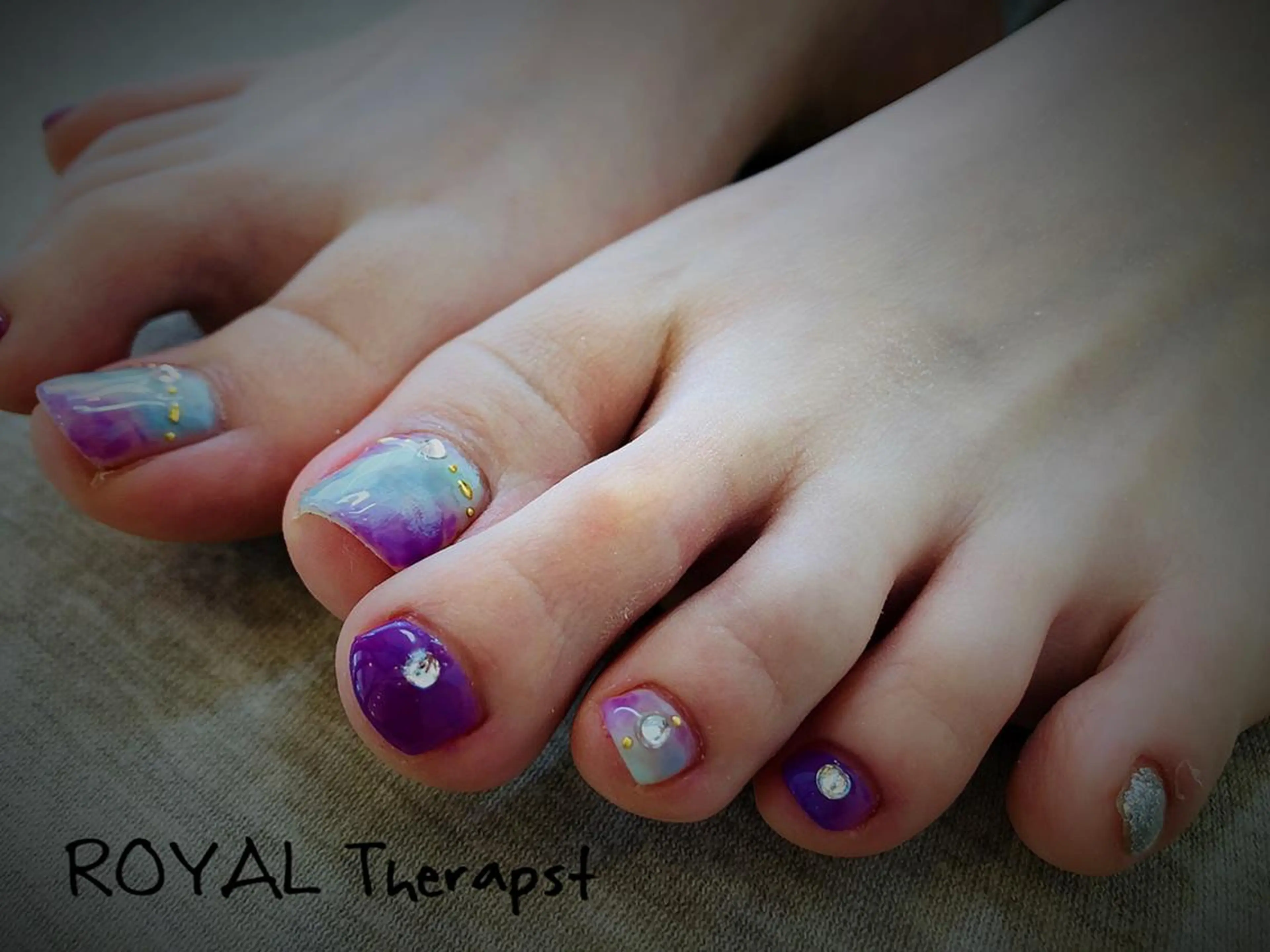 ネイル 【尾下】 ロイヤル•セラピストのネイルデザイン