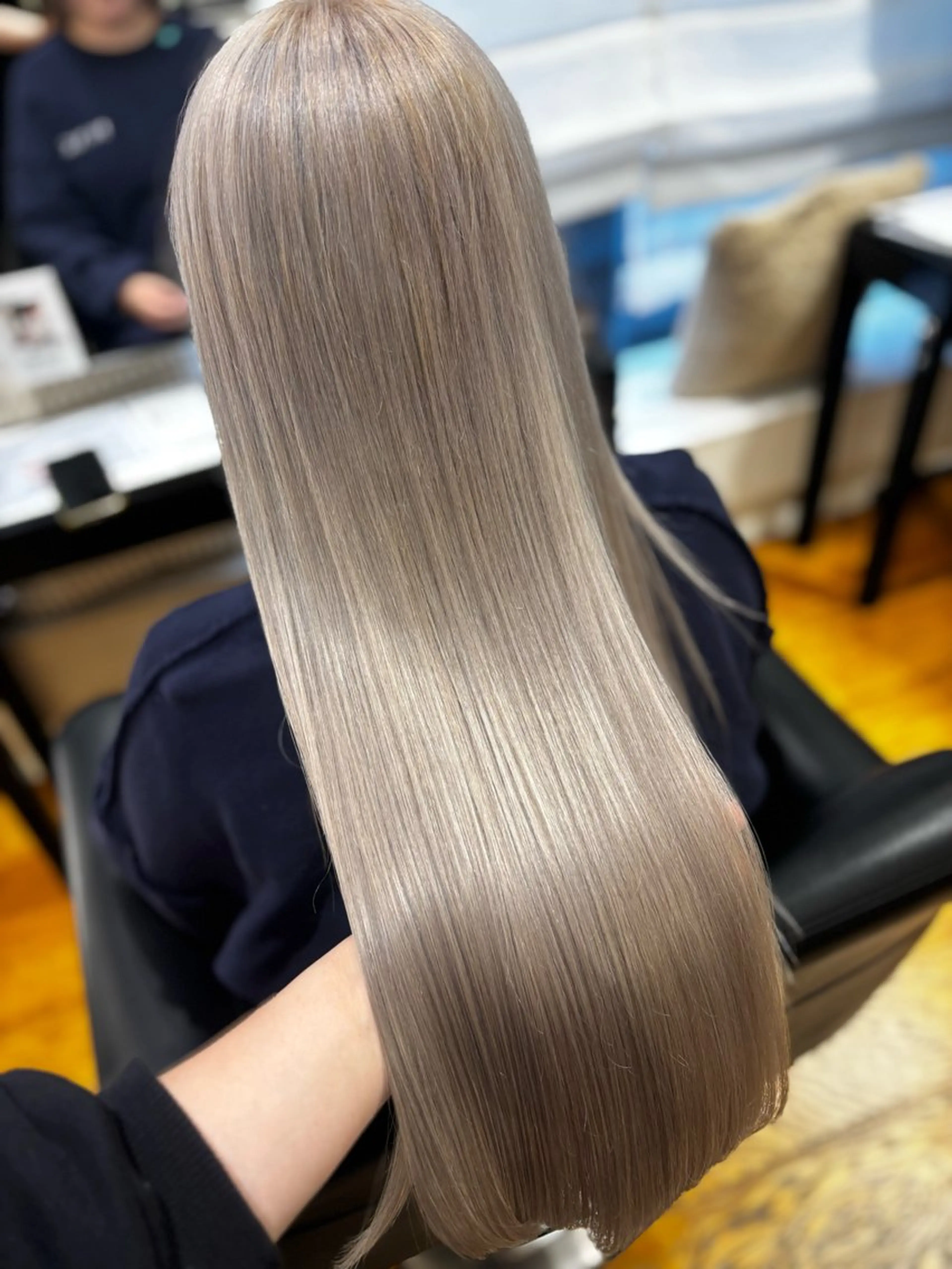 ロング カラー 浜崎 千亜のヘアスタイル