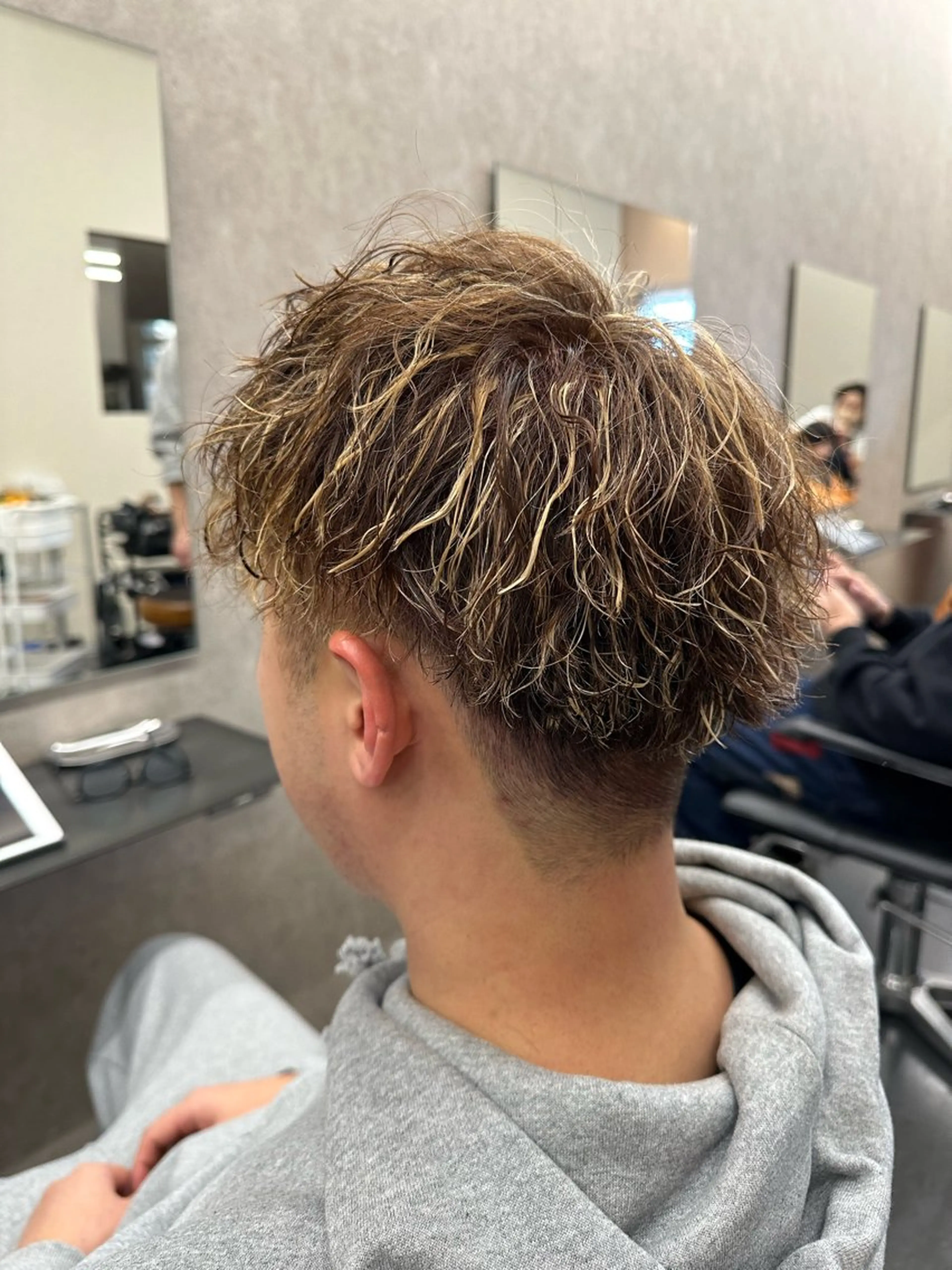 カット+メッシュ+パーマの写真