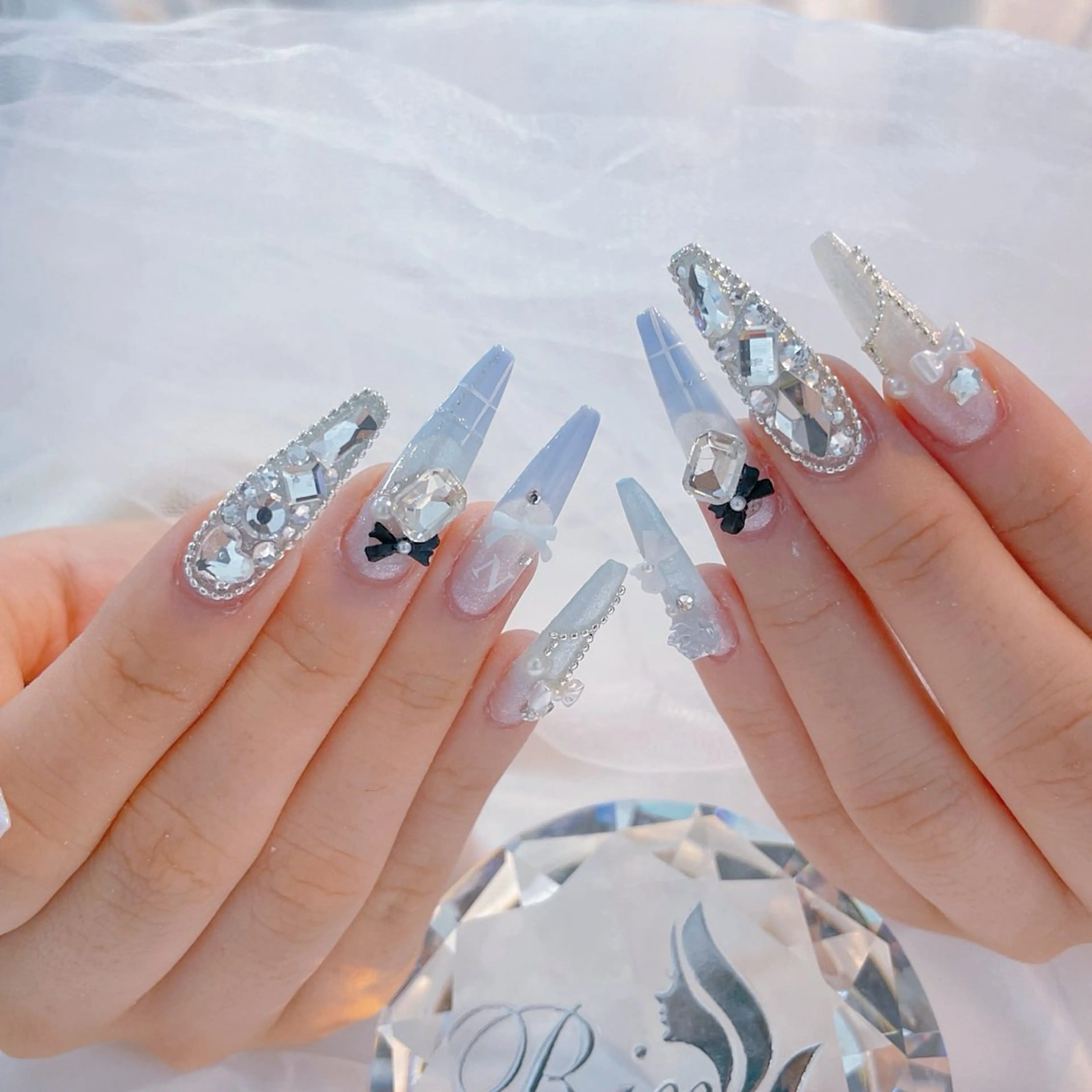 ネイル アートネイル チークネイル ジェルネイル ロングネイル マグネットネイル ハンドネイル Rin Nail 新大久保店のネイルデザイン