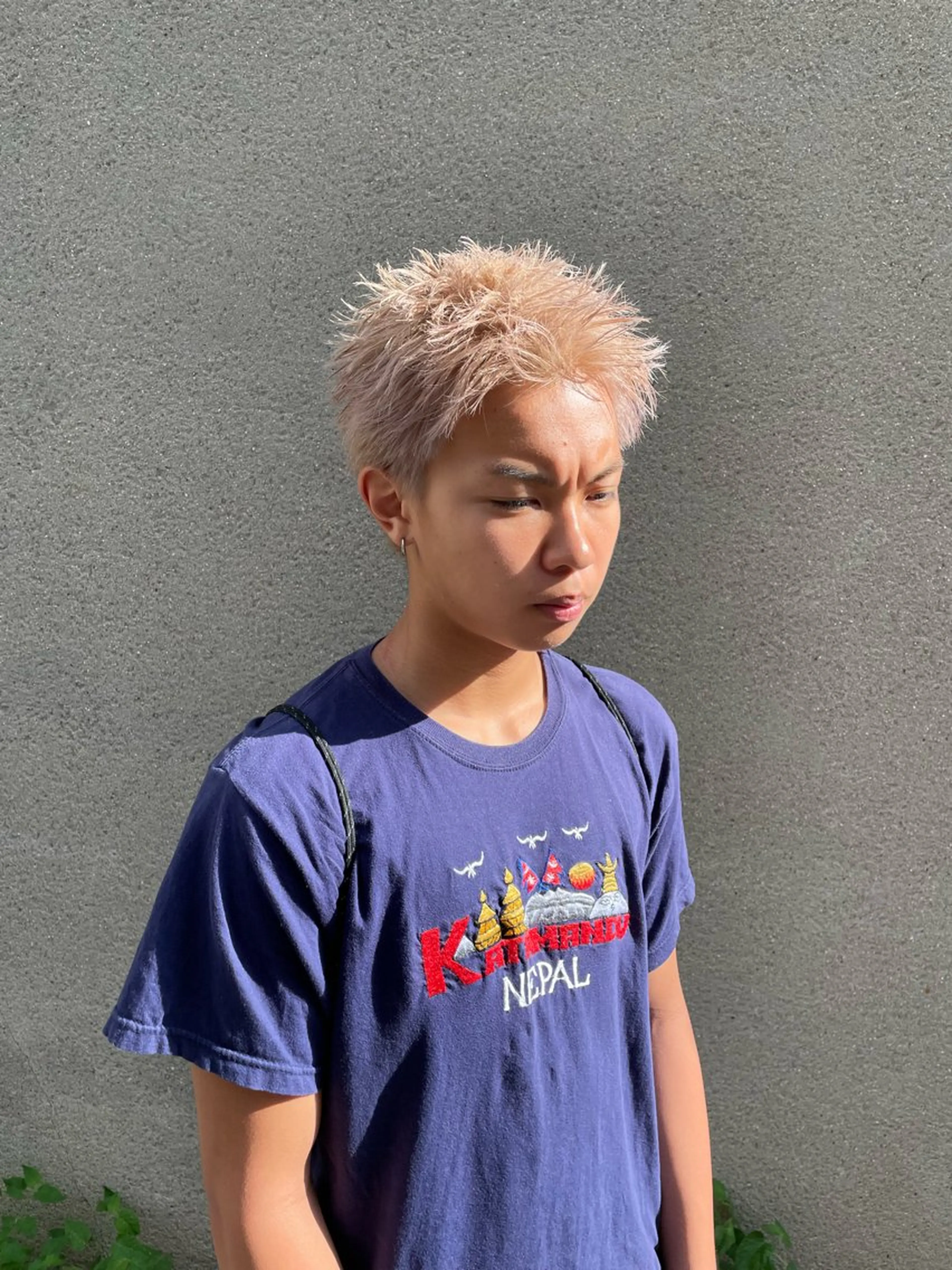 カラー メンズ メンズブリーチ メンズハイトーン スパイキーショート ベージュカラー ブリーチ カット ヘアカラー 慎太朗/パーマ/ボブ /センターパートのヘアスタイル