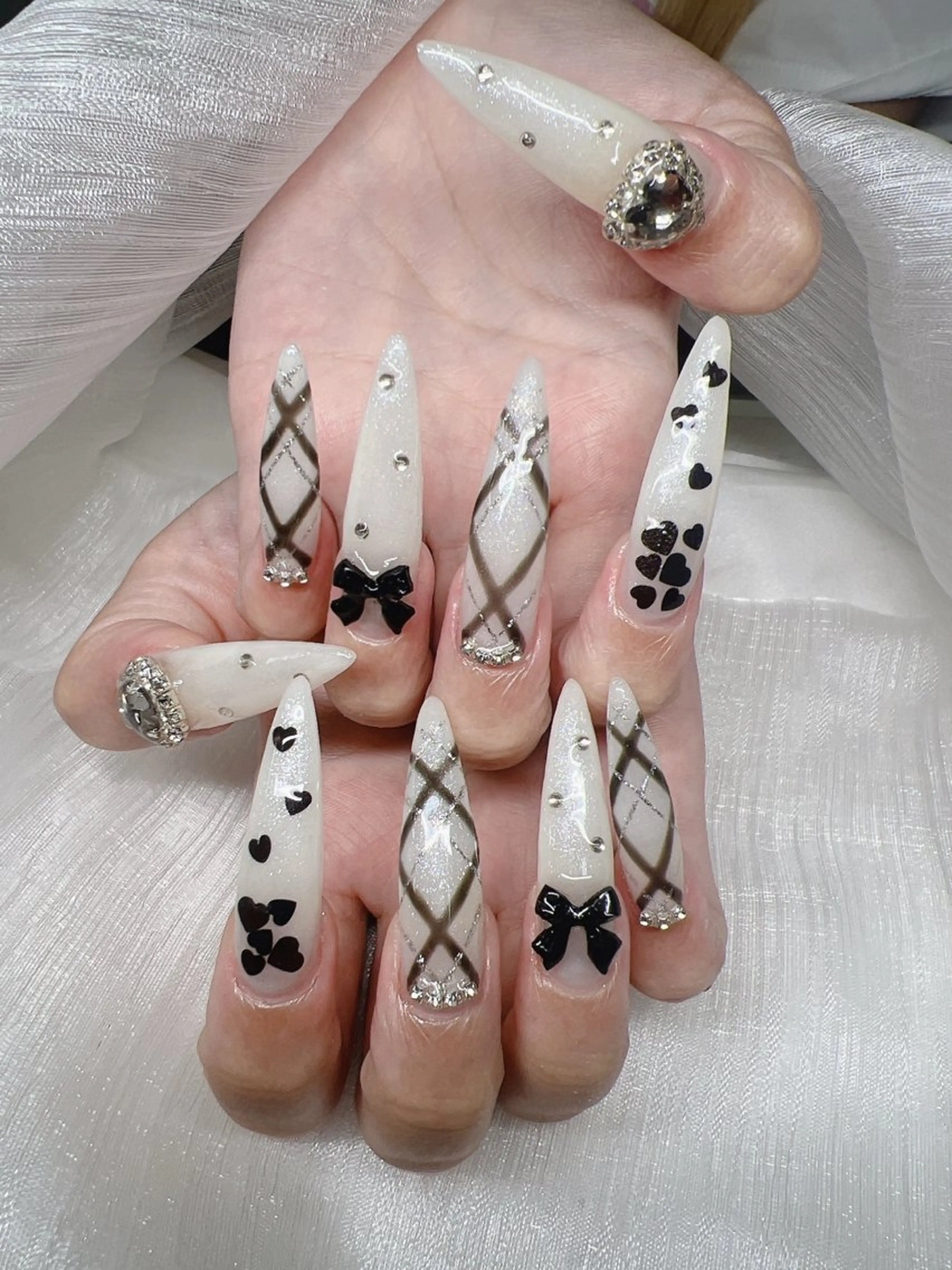 ネイル 長さ出し グラデーション キラキラネイル マグネットネイル ニュアンスネイル ハンドネイル Lee Nails チップ長さだし専門店のネイルデザイン