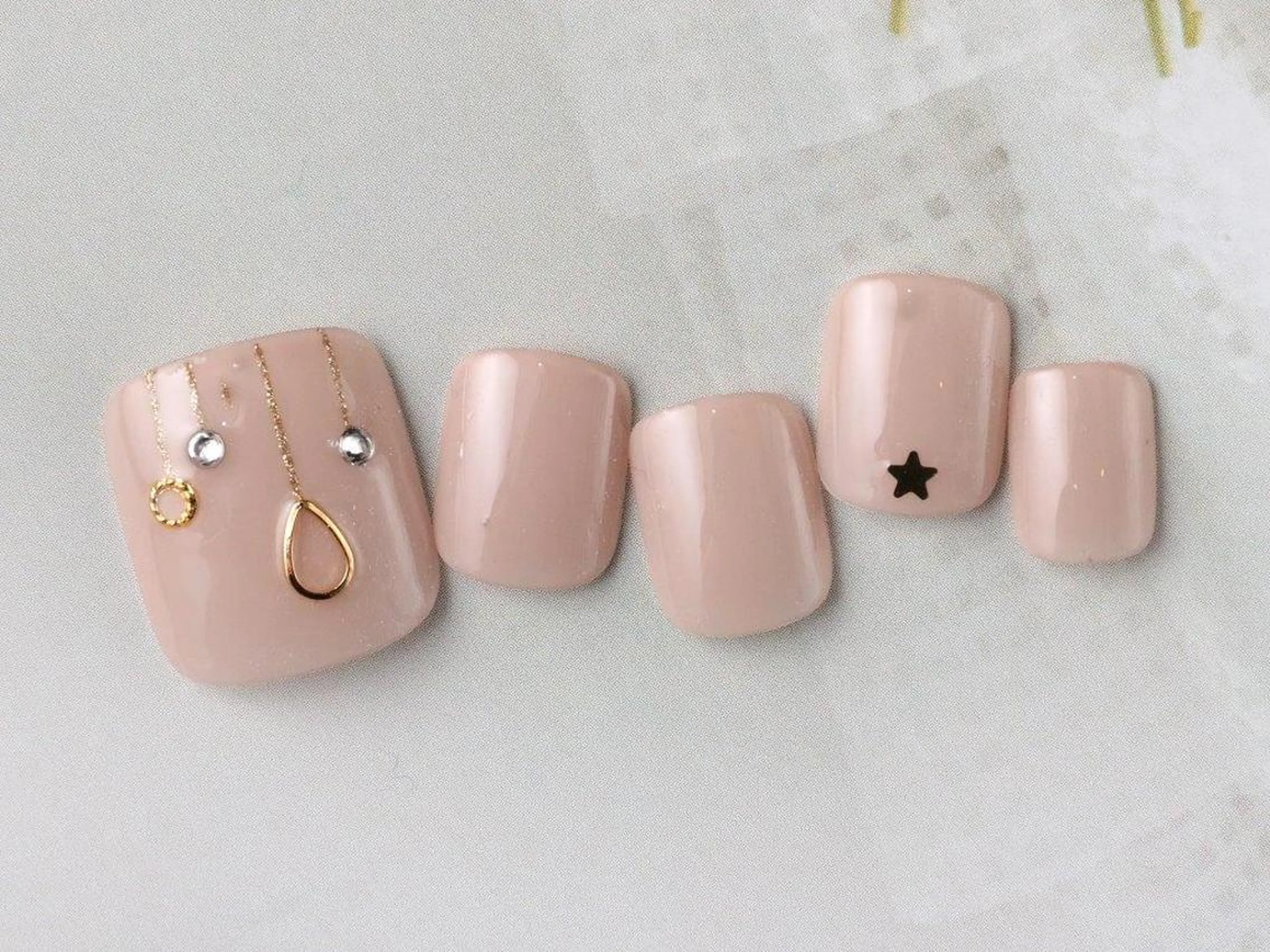 ネイル アートネイル ワンカラーネイル シンプルネイル フットネイル parispink りおのネイルデザイン