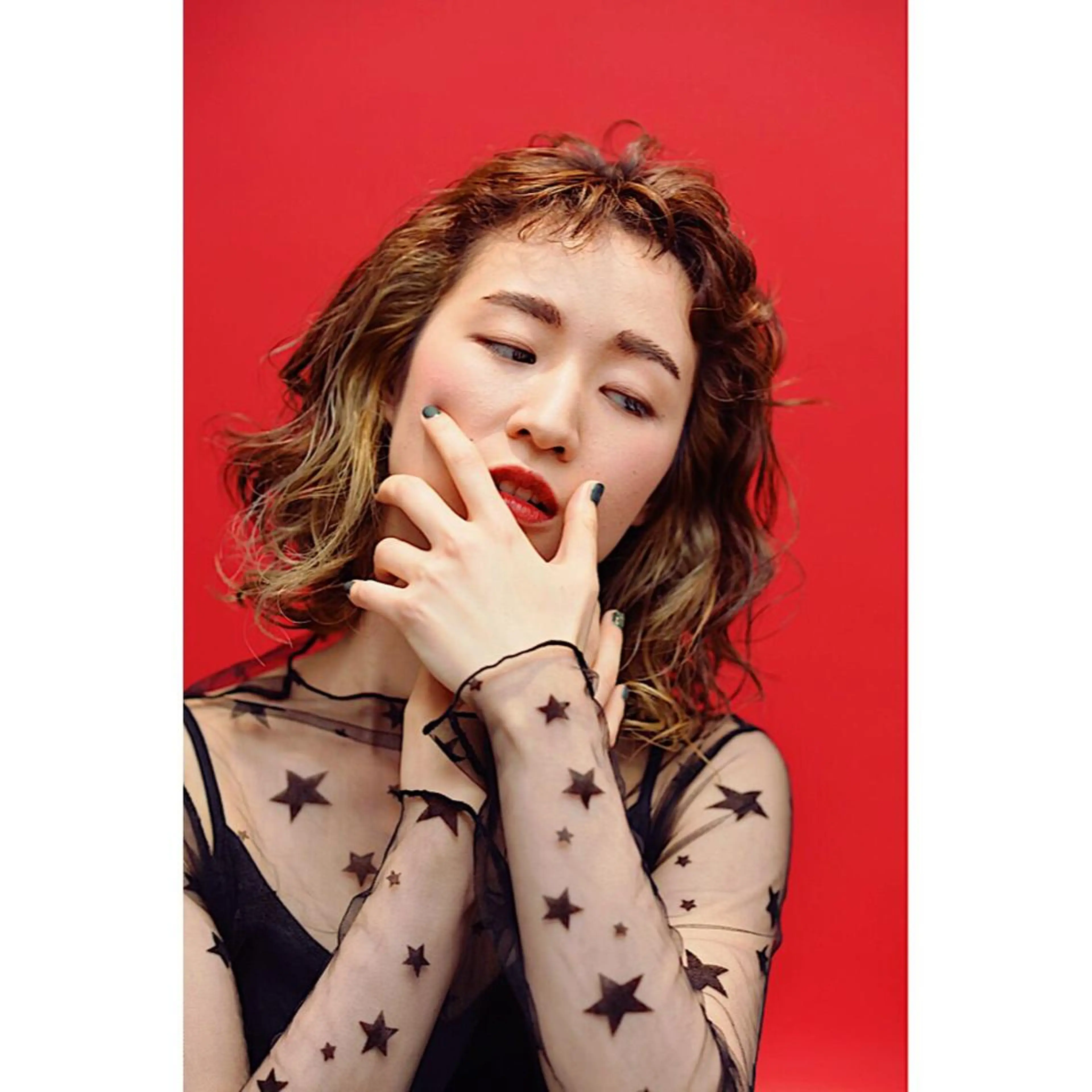 ミディアム カラー 永野 早紀のヘアスタイル