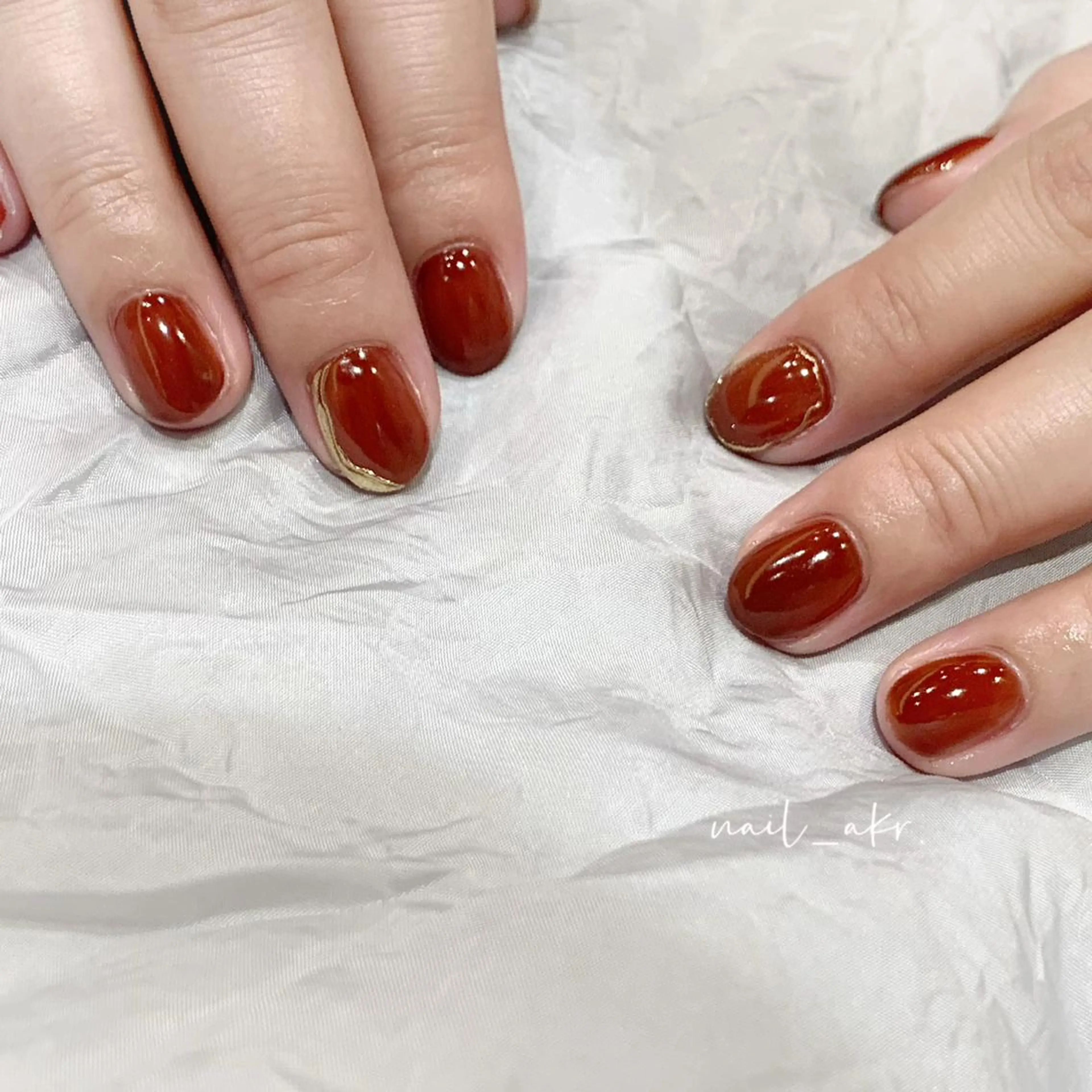 ネイル ゴールド ミラーネイル nailAVANCE akariのネイルデザイン