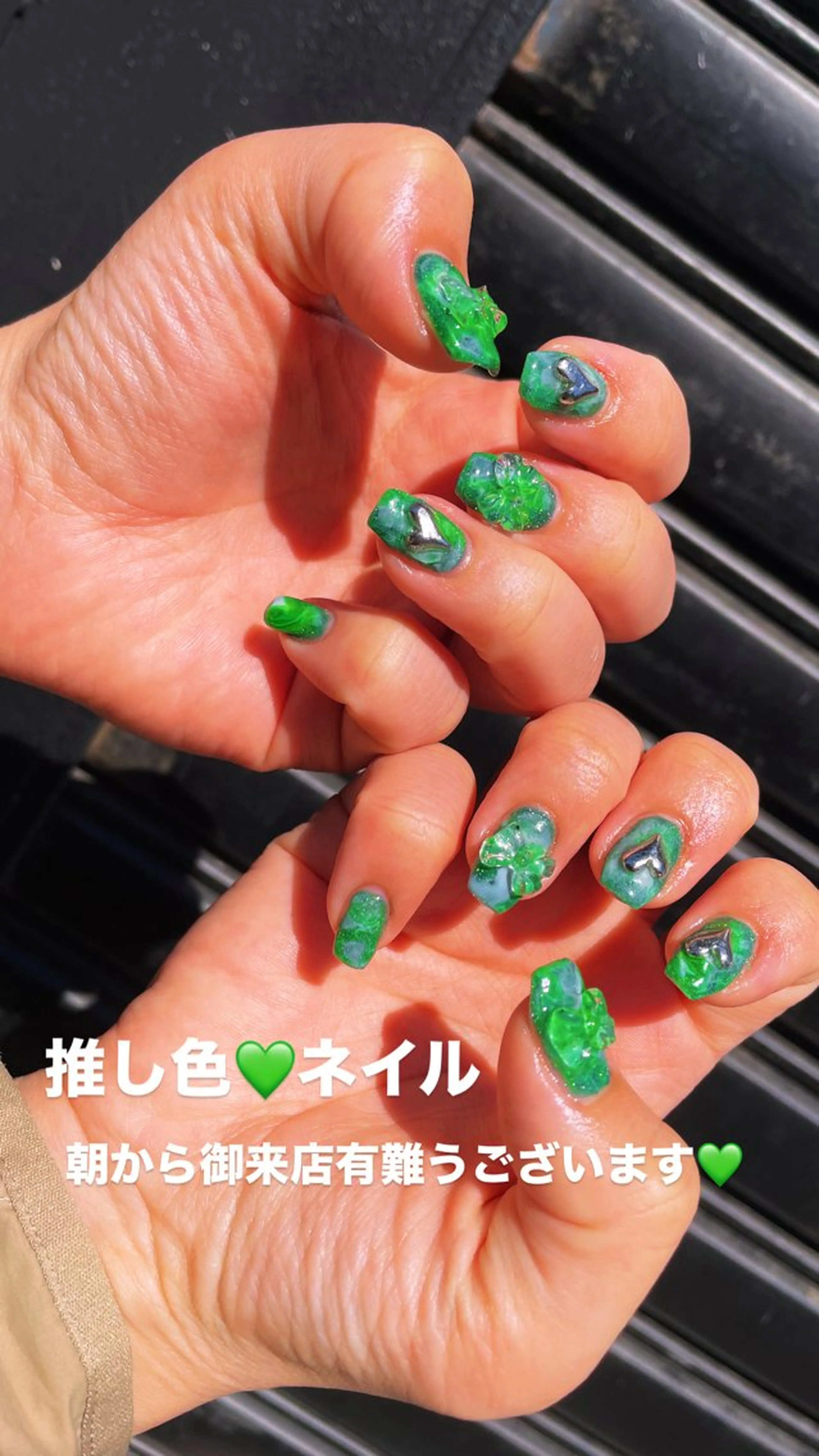 ネイル ハンドネイル CRAZY NAILのネイルデザイン