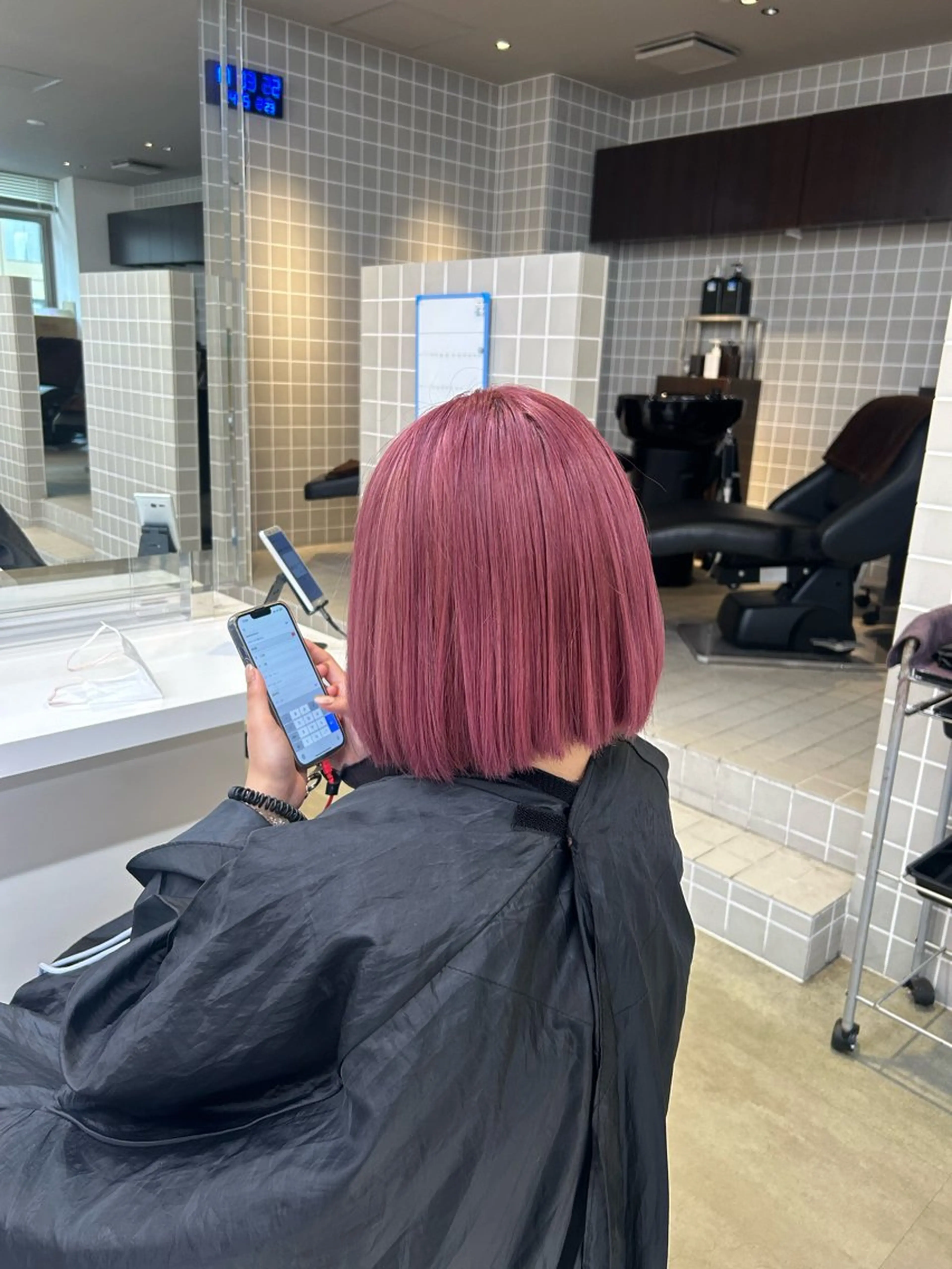 ショート カラー ヘアカラー トリートメント ヘアセット 韓国/トレンド レイヤー【101】のヘアスタイル