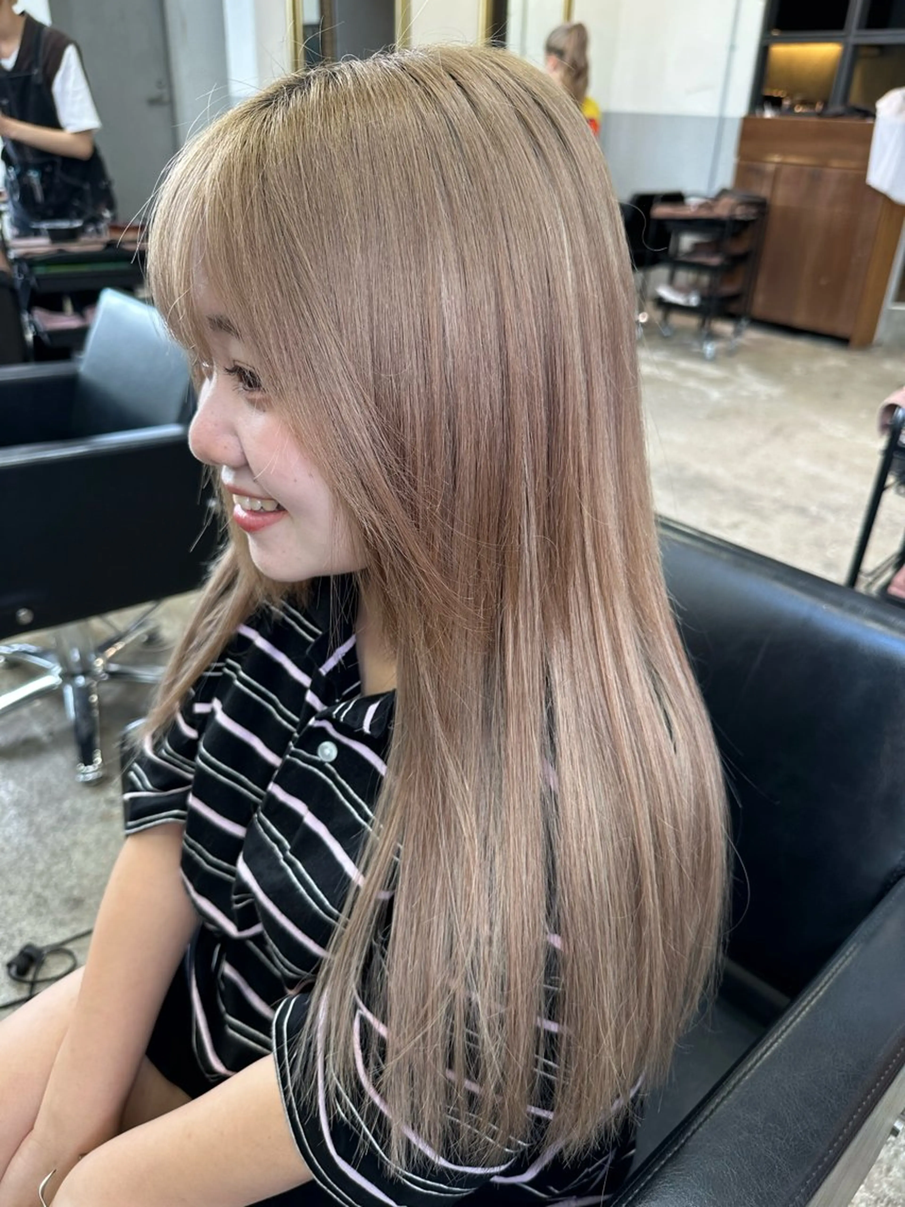 ロング 大内 志穂のヘアスタイル