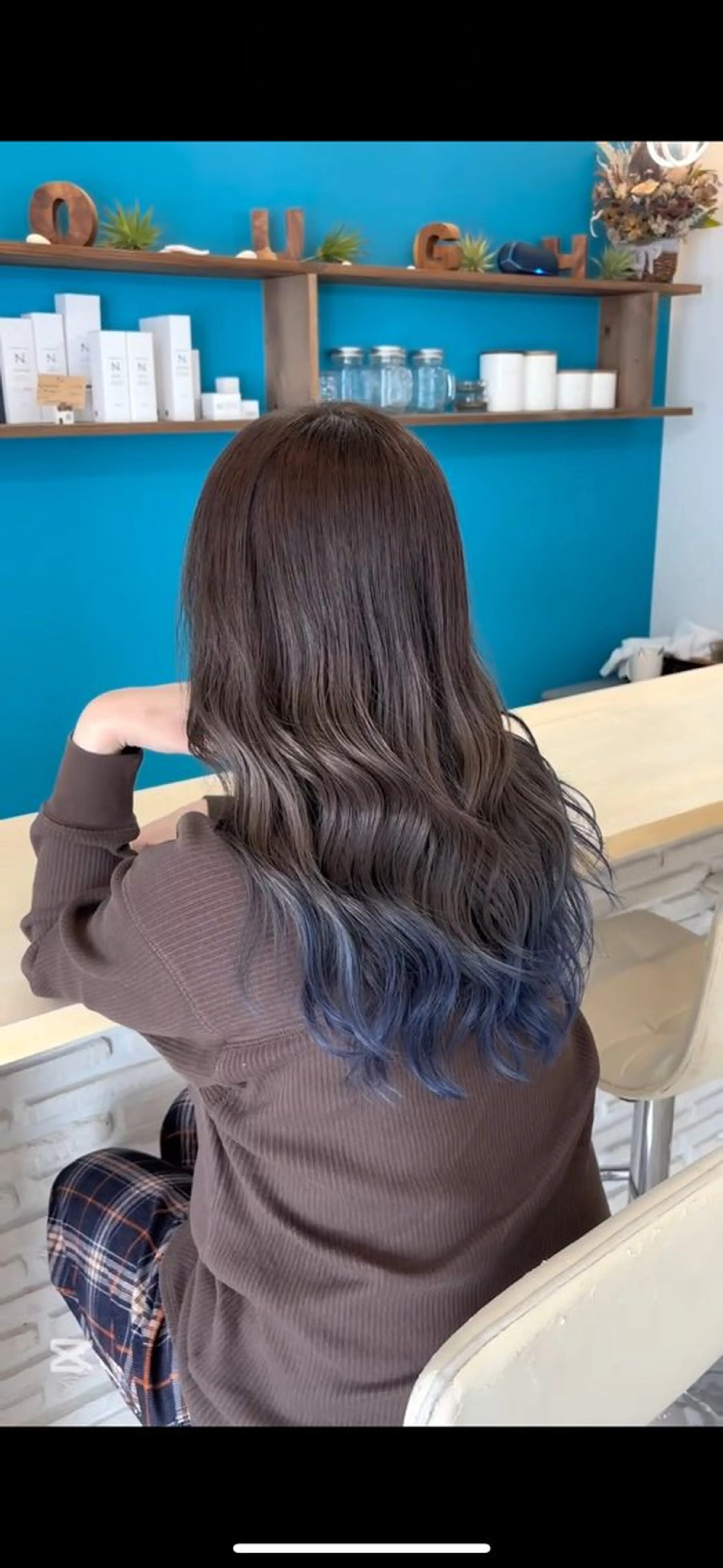 ロング カラー ブルーカラー rough所属・神 日向のヘアスタイル