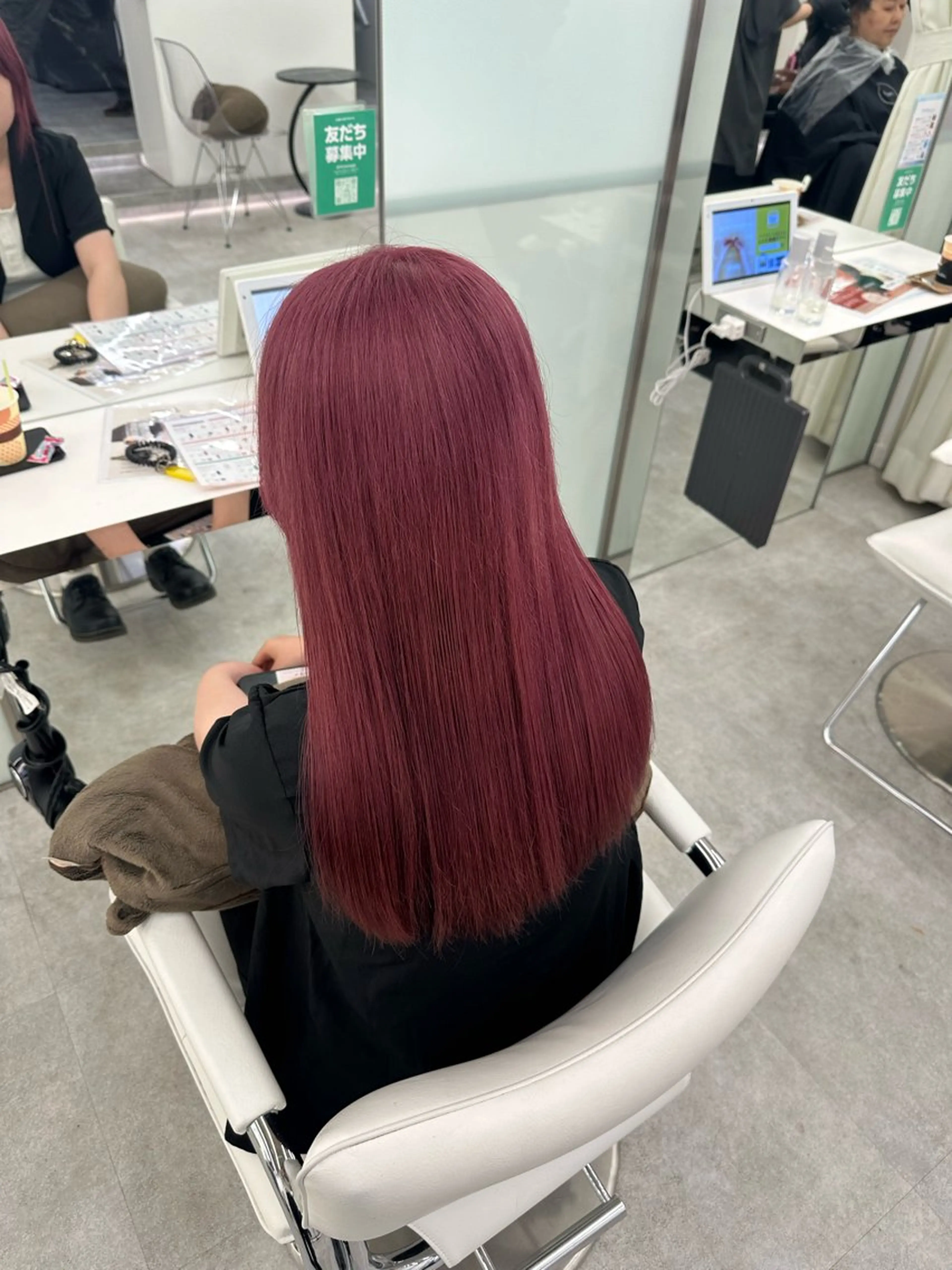 カラー ヘアカラー トリートメント あおき いおりのヘアスタイル