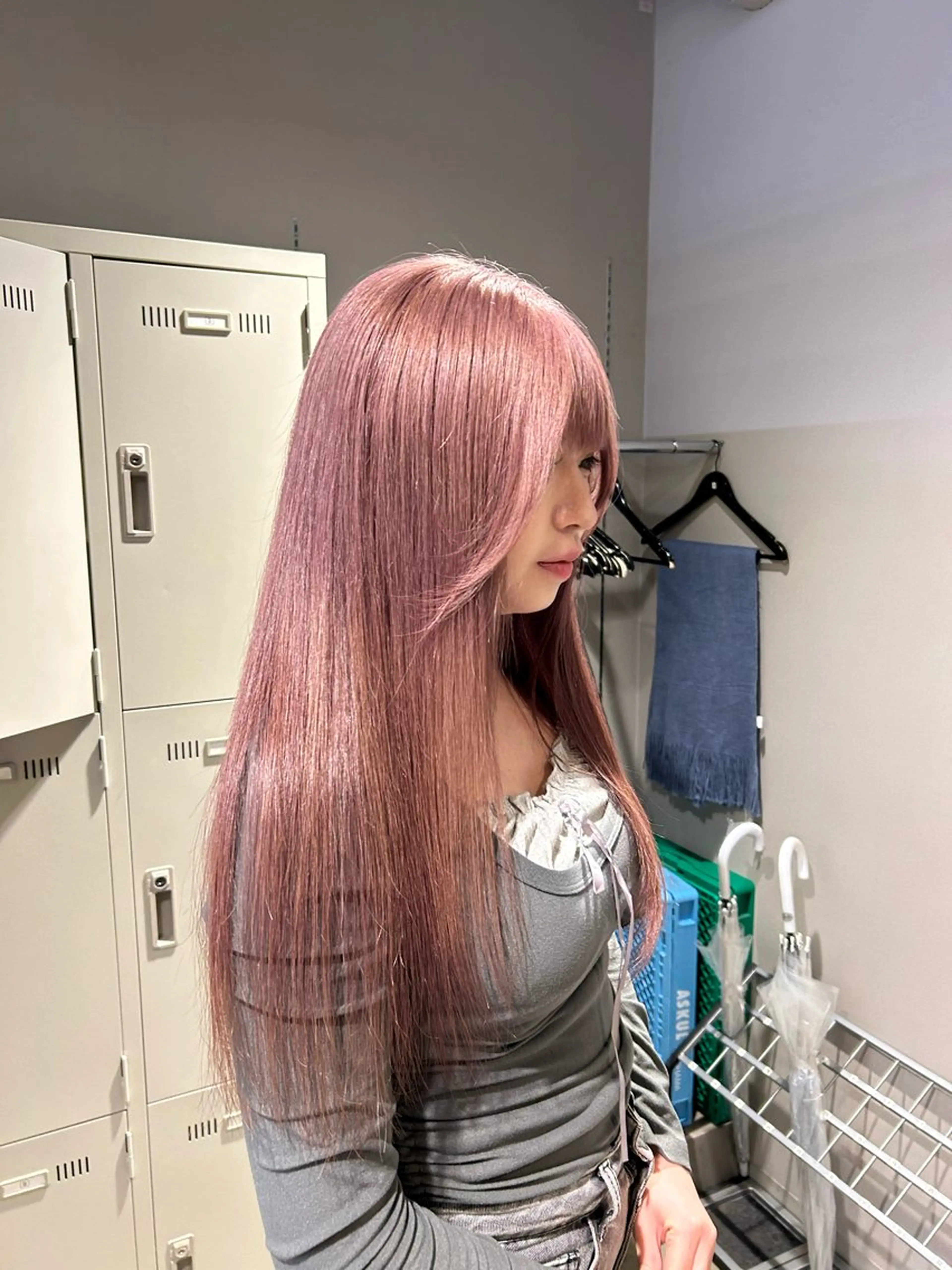 ロング カラー ヘアアレンジ ブリーチ 透明感カラー カット ヘアカラー トリートメント ヘアセット 💎韓国/ レイヤー カット/ 暖色🫧のヘアスタイル