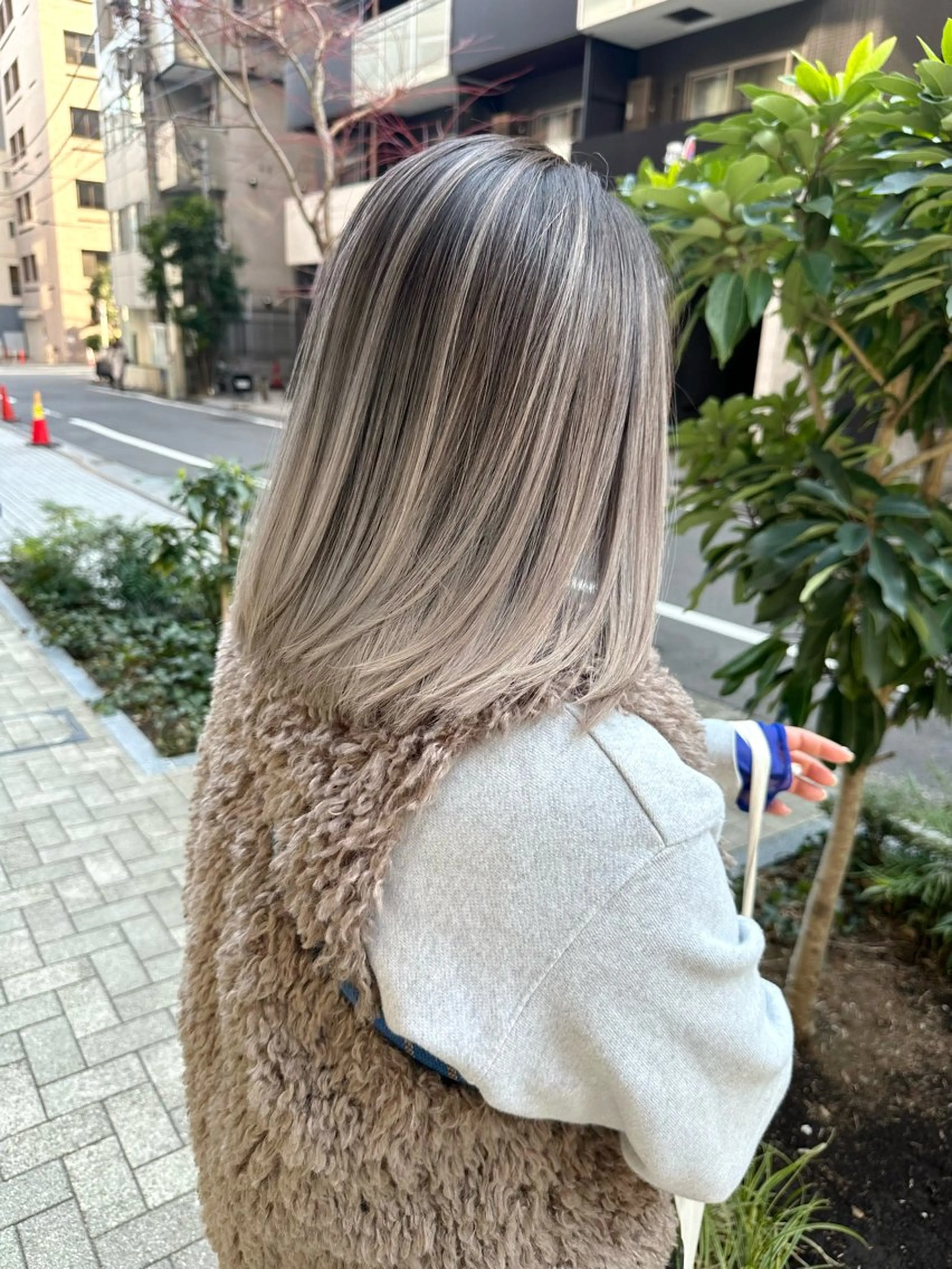 🔸根元が伸びても気になりにくい外国人風バレイヤージュ🔸(ブリーチ/デザインカラー/筋感カラー)の写真