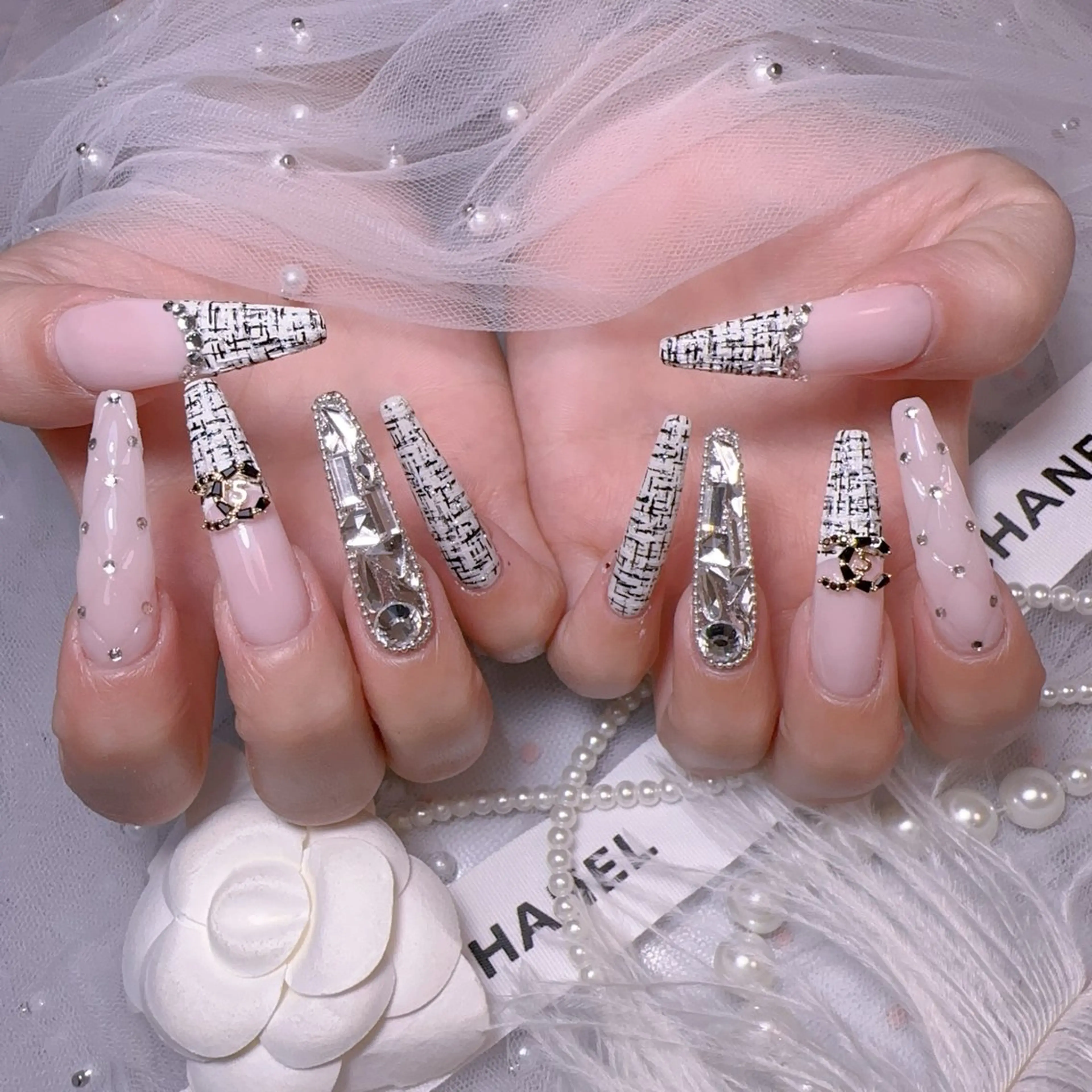 ネイル オーロラネイル フットネイル 韓国ネイル ラメ(グリッター) ラメグラデーション ハンドネイル Belle nail salon 新小岩のネイルデザイン